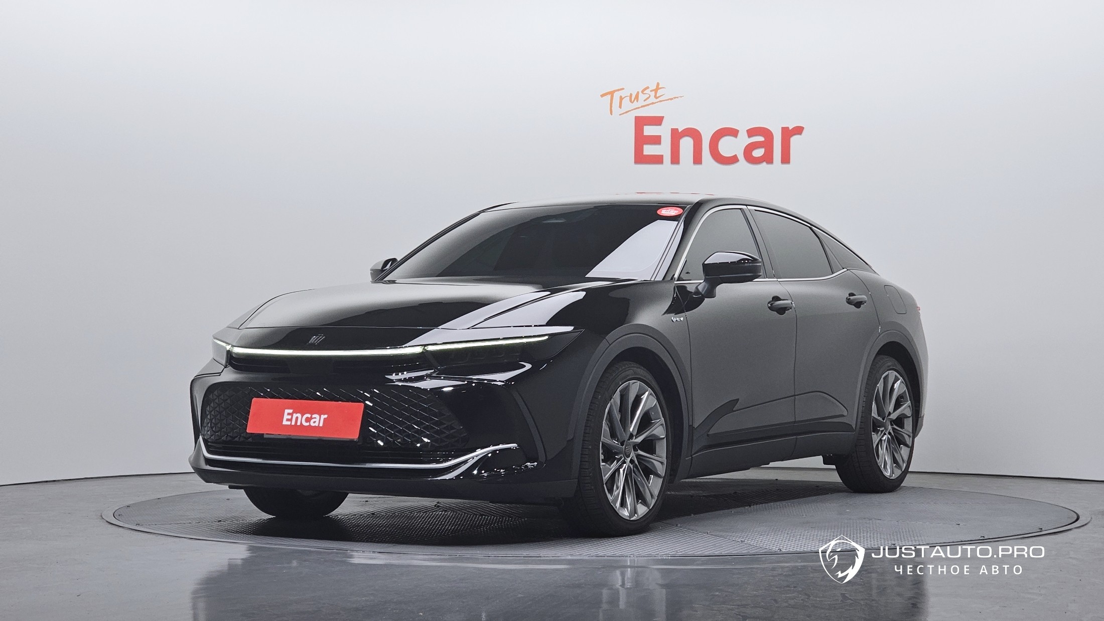 Автомобиль Toyota Crown