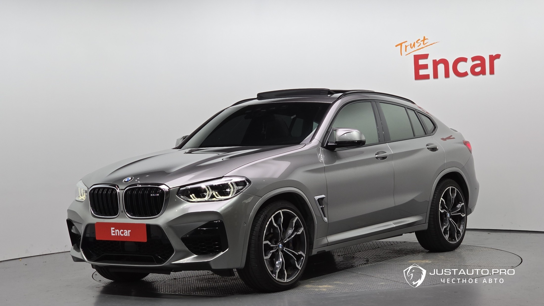 Автомобиль BMW X4M