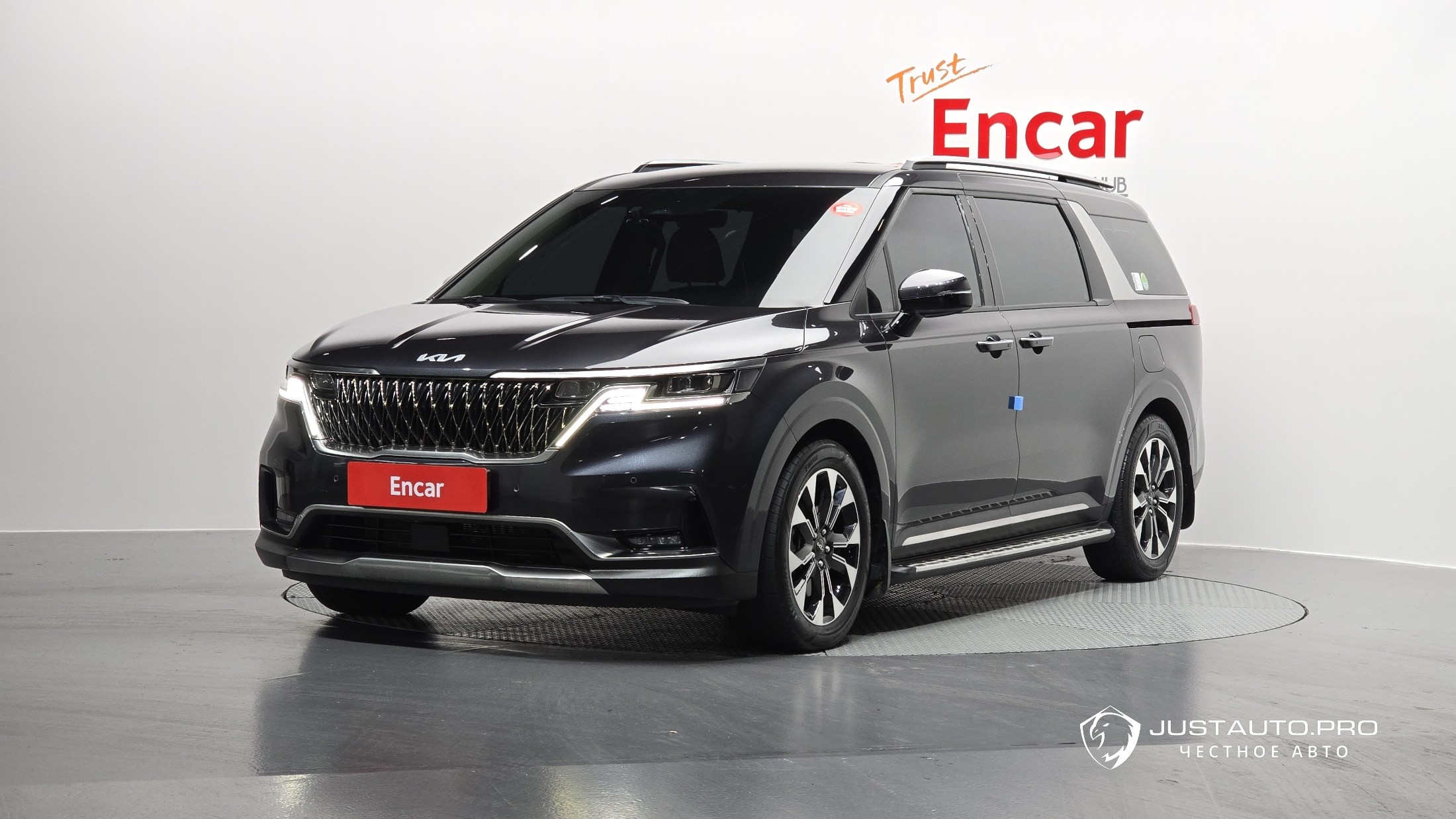 Автомобиль Kia Canival