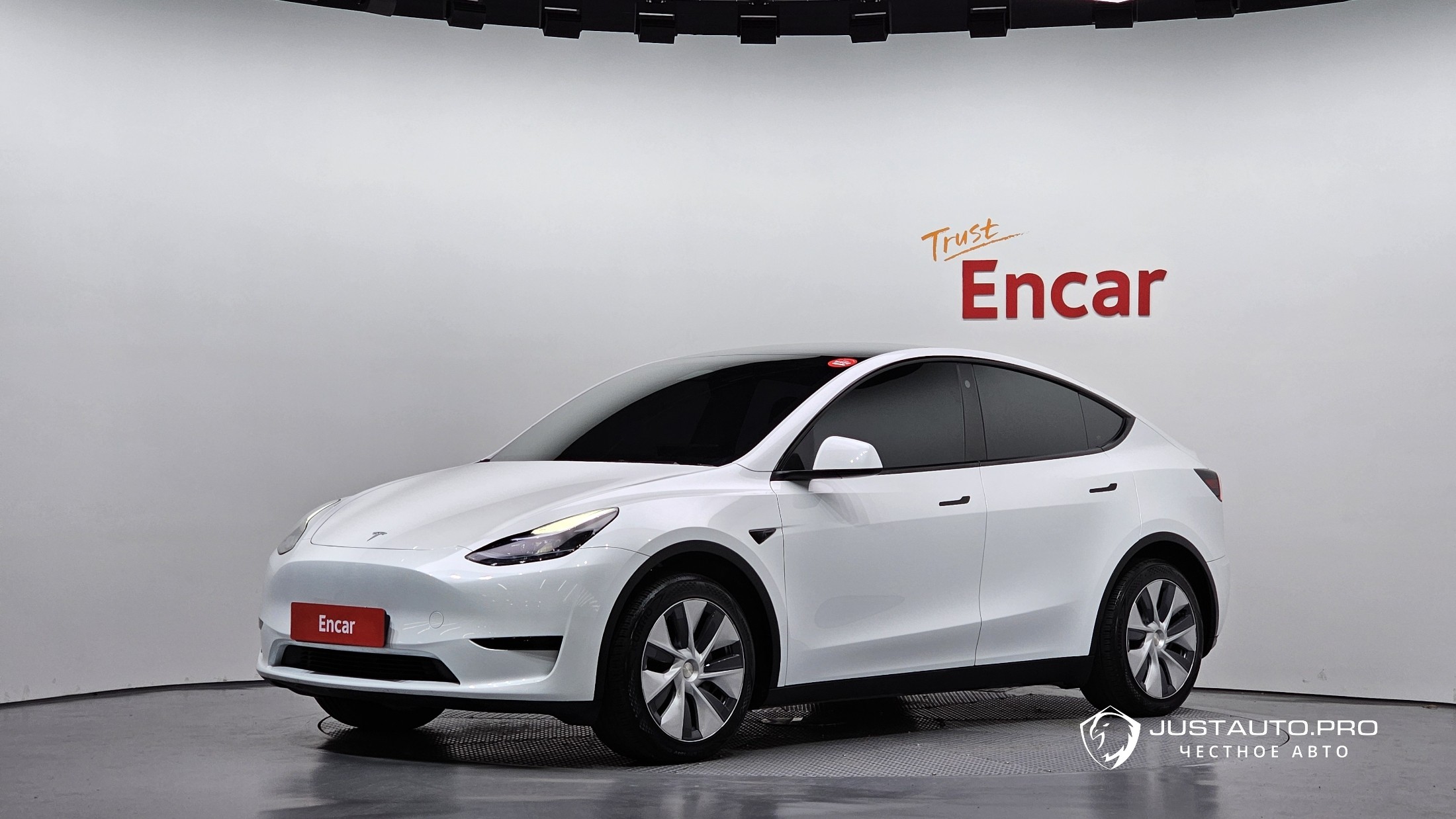 Автомобиль Tesla Model Y