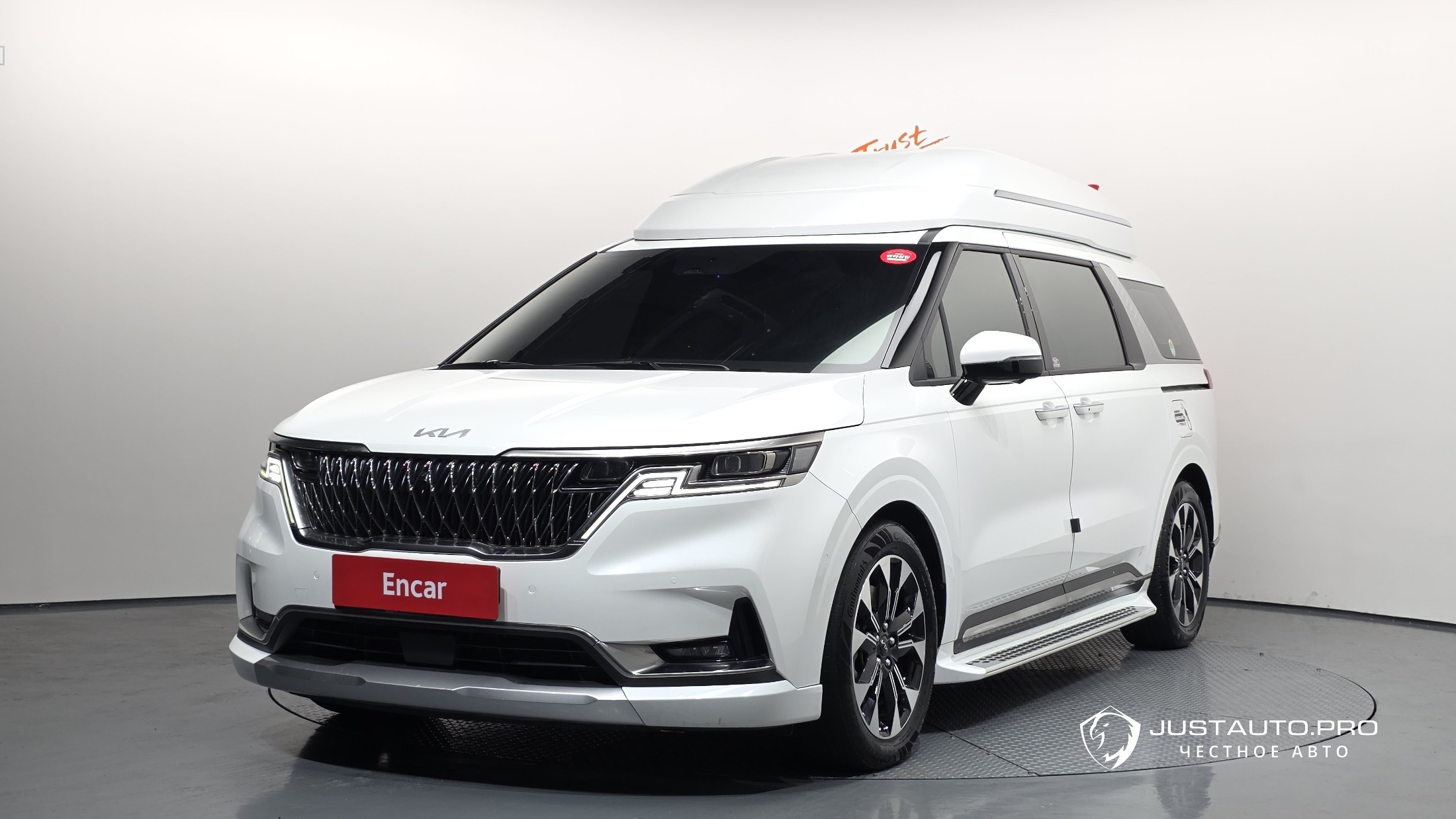 Автомобиль Kia Canival