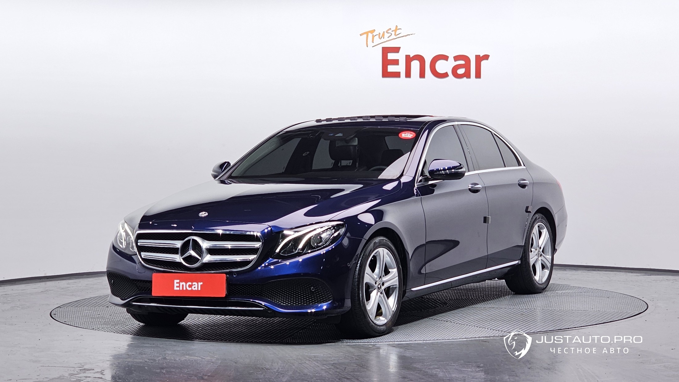 Автомобиль Mercedes-Benz E-Class