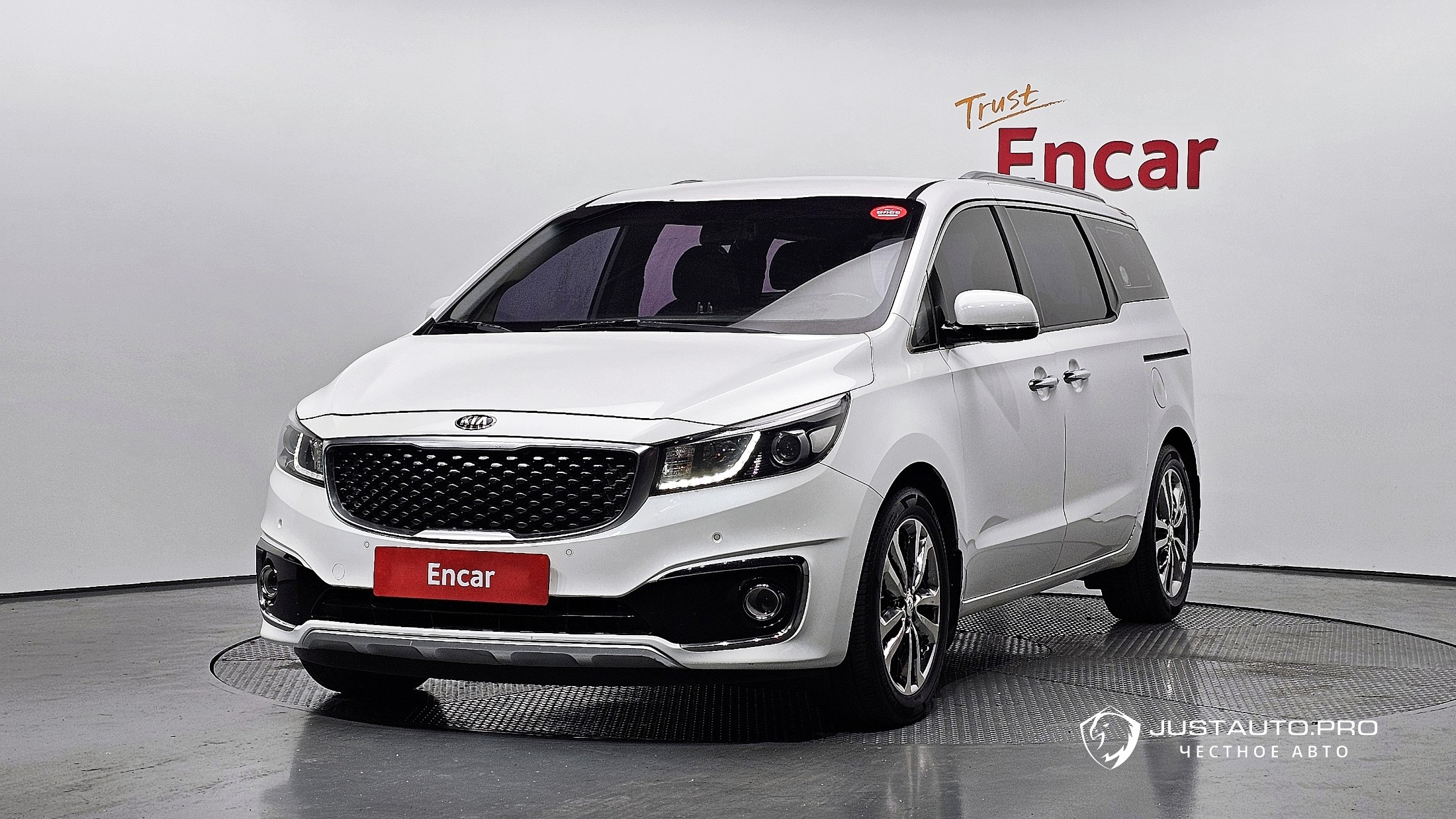 Автомобиль Kia Canival