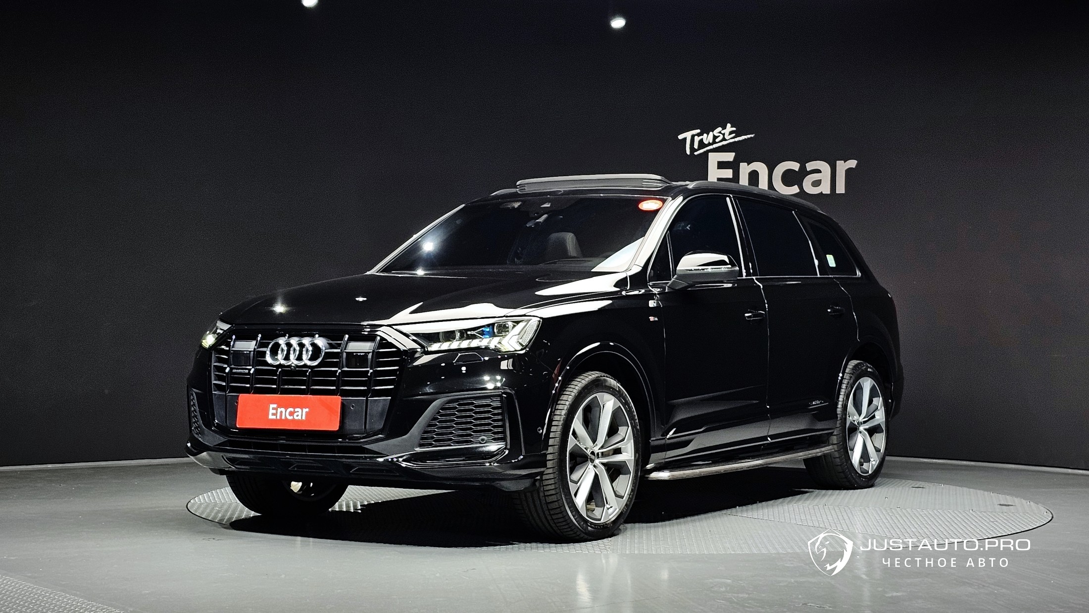 Автомобиль Audi Q7