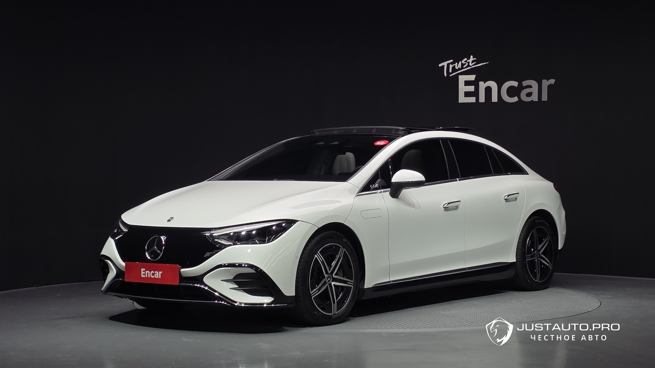 Автомобиль Mercedes-Benz EQE