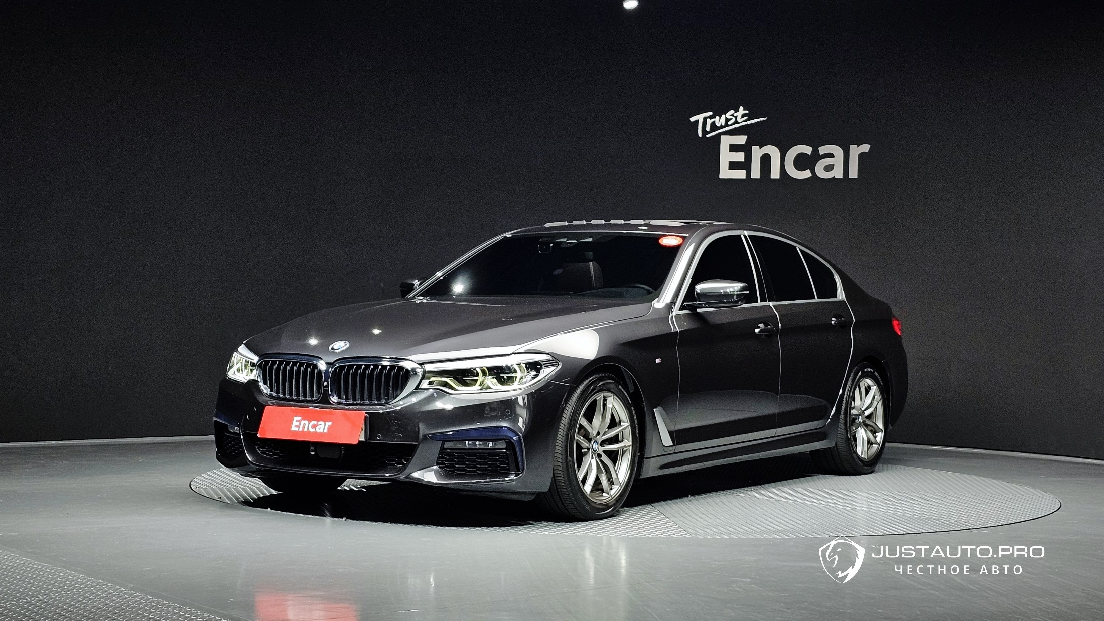 Автомобиль BMW 5-Series