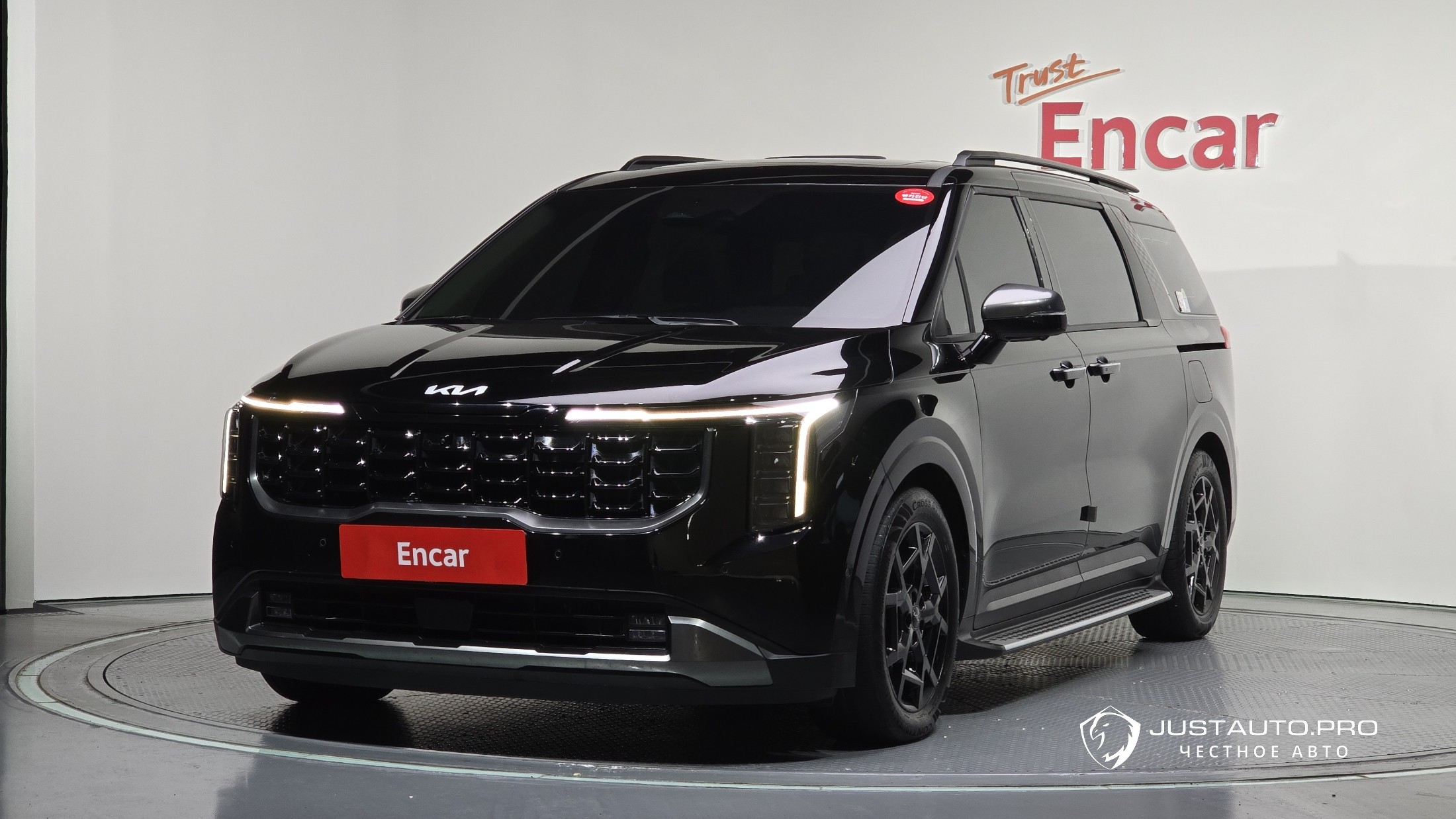 Автомобиль Kia Canival