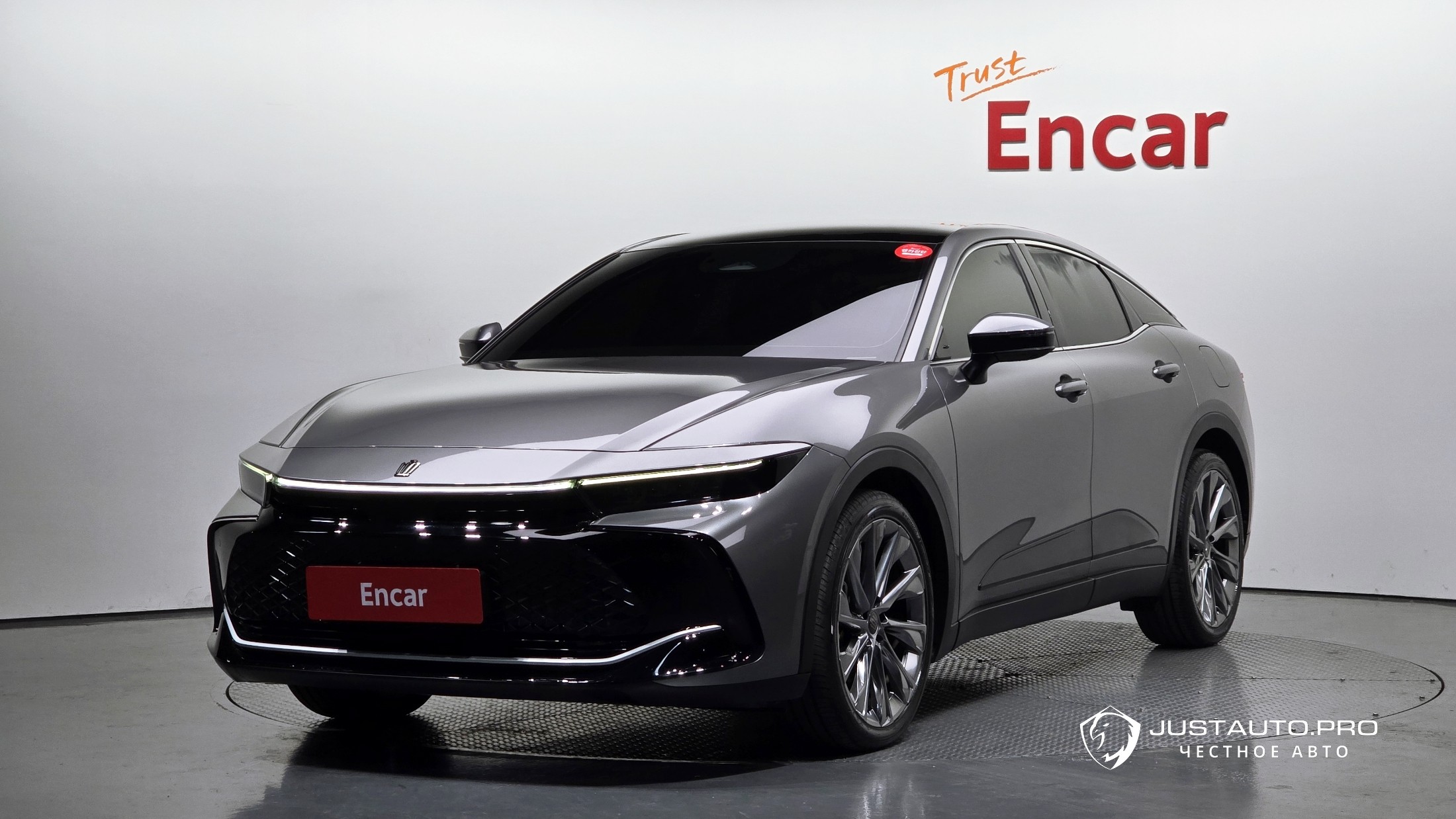 Автомобиль Toyota Crown