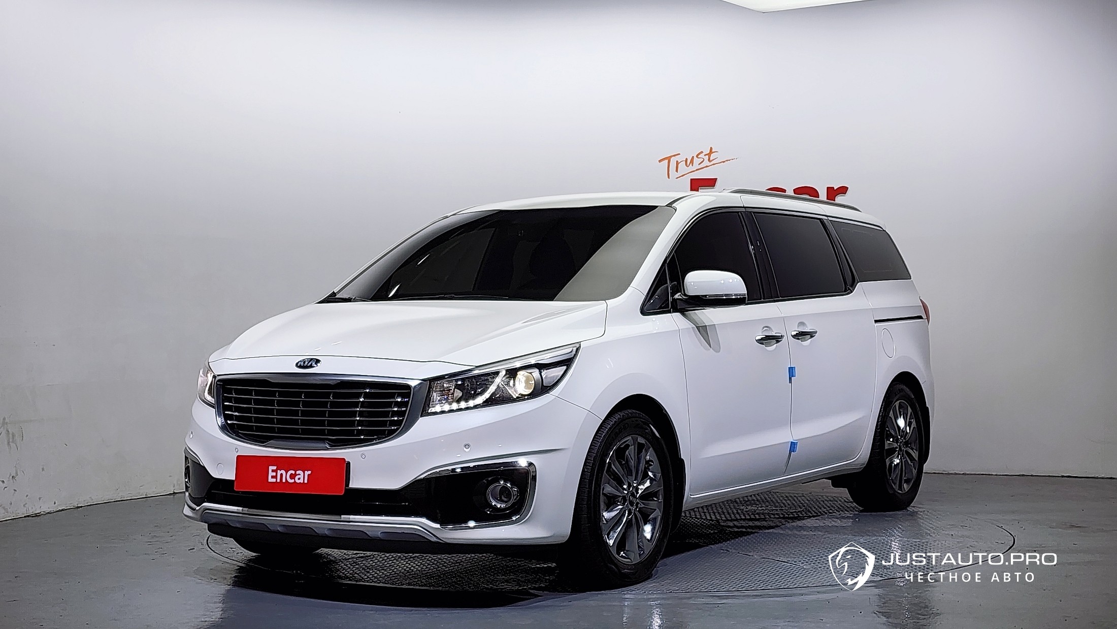 Автомобиль Kia Canival