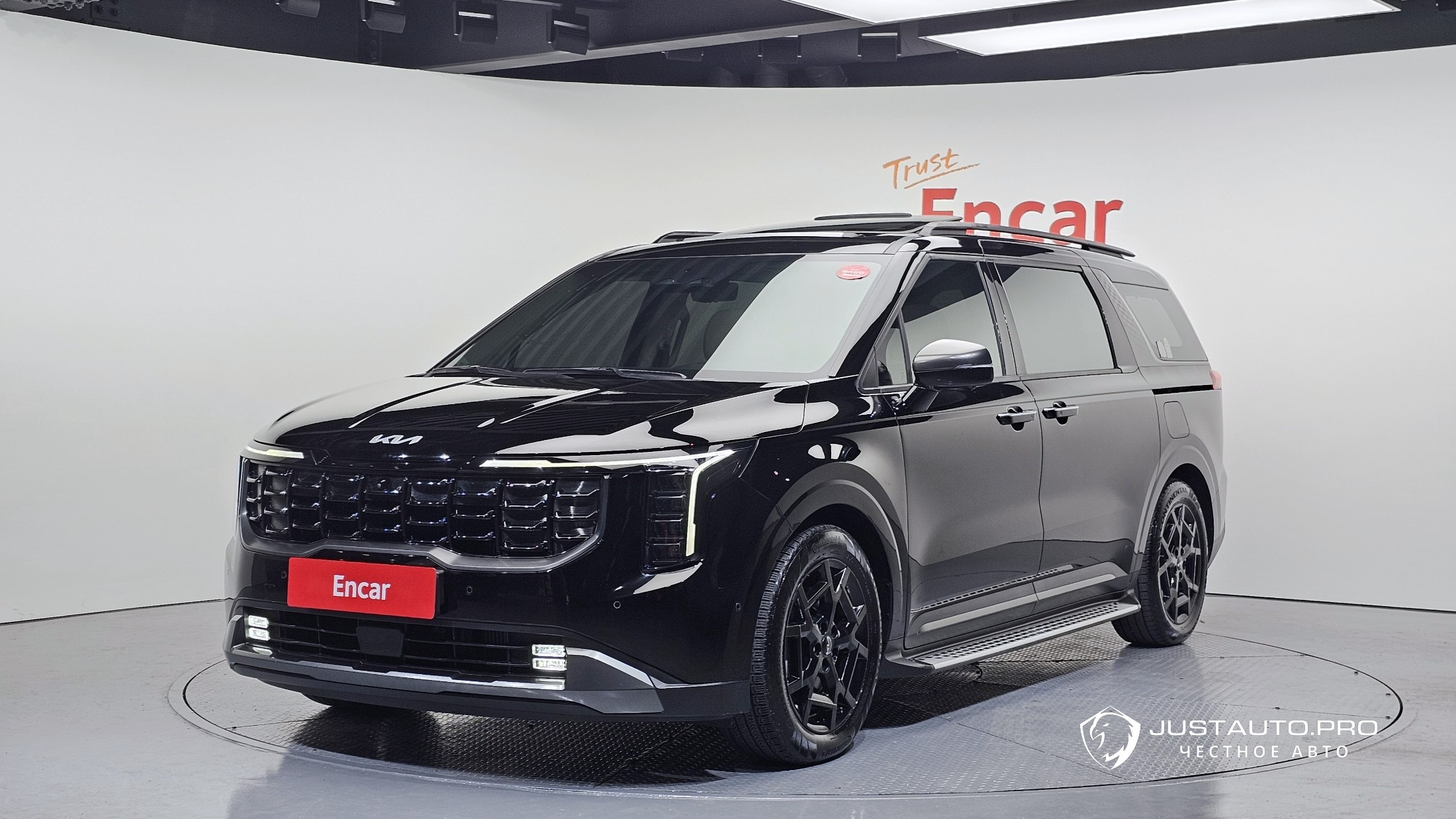 Автомобиль Kia Canival