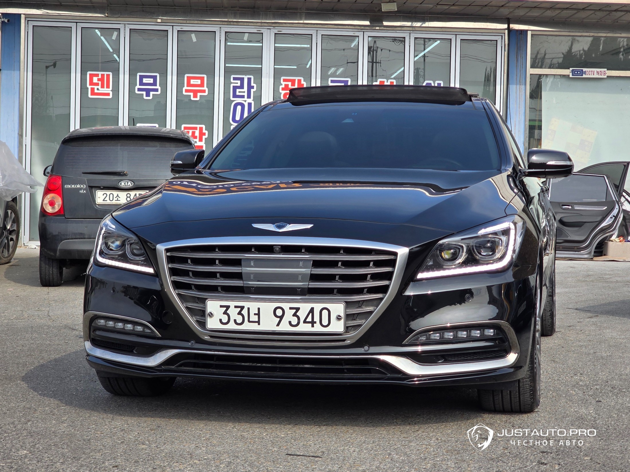 Автомобиль Genesis G80