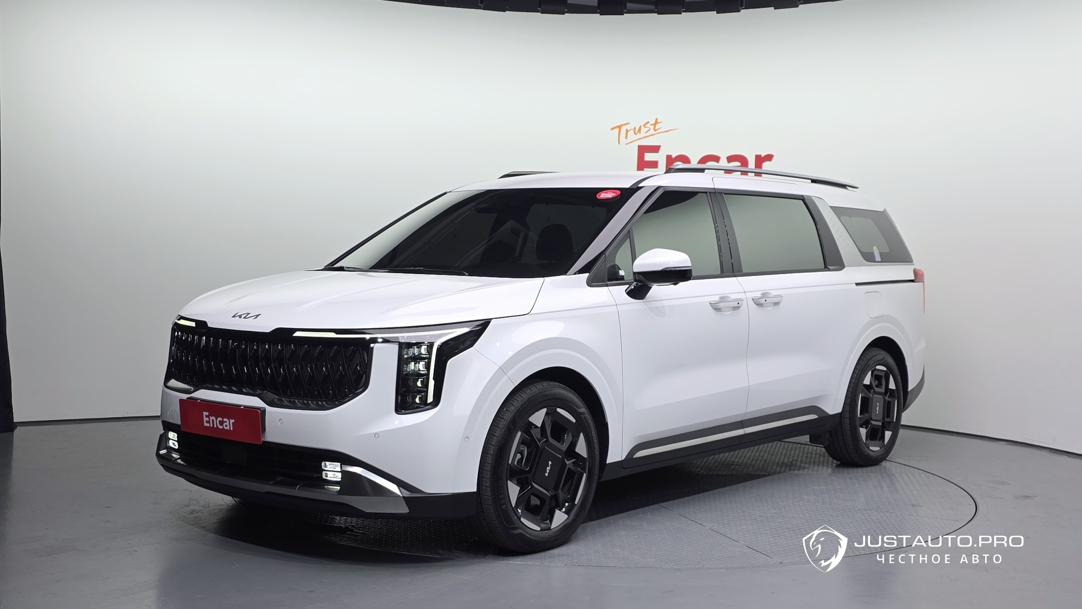 Автомобиль Kia Canival