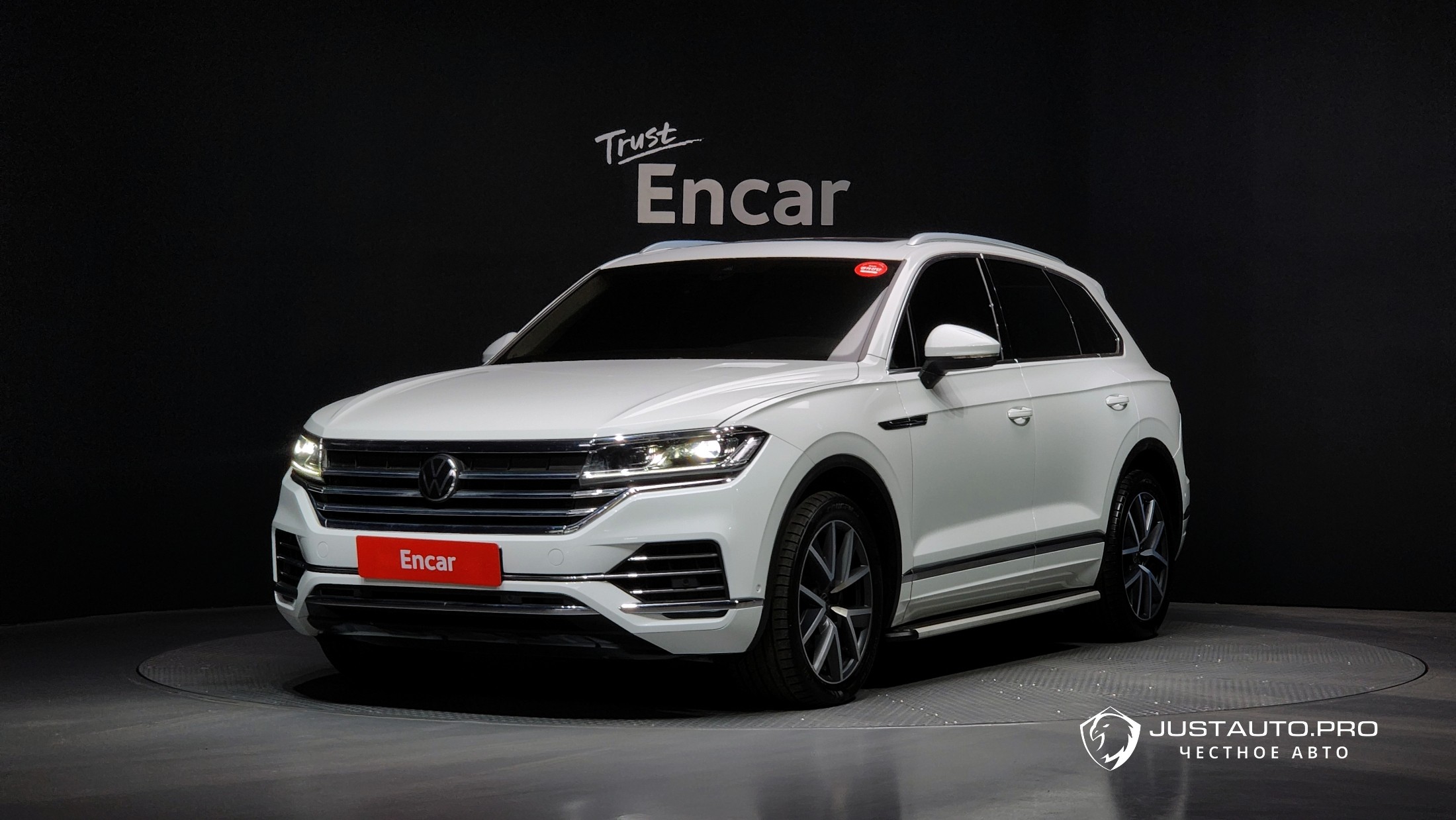 Автомобиль Volkswagen Touareg