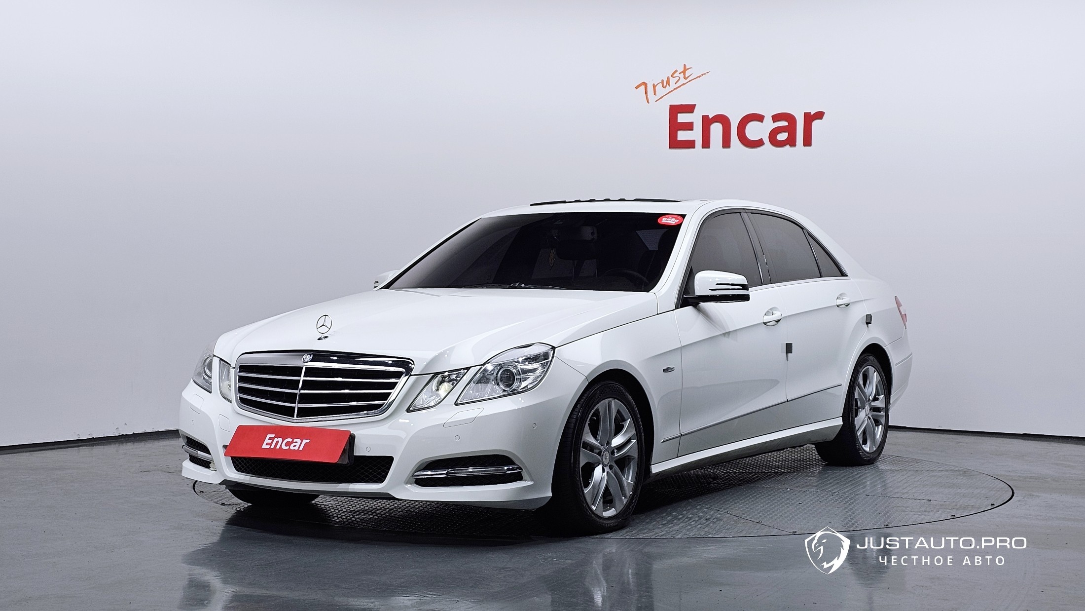 Автомобиль Mercedes-Benz E-Class