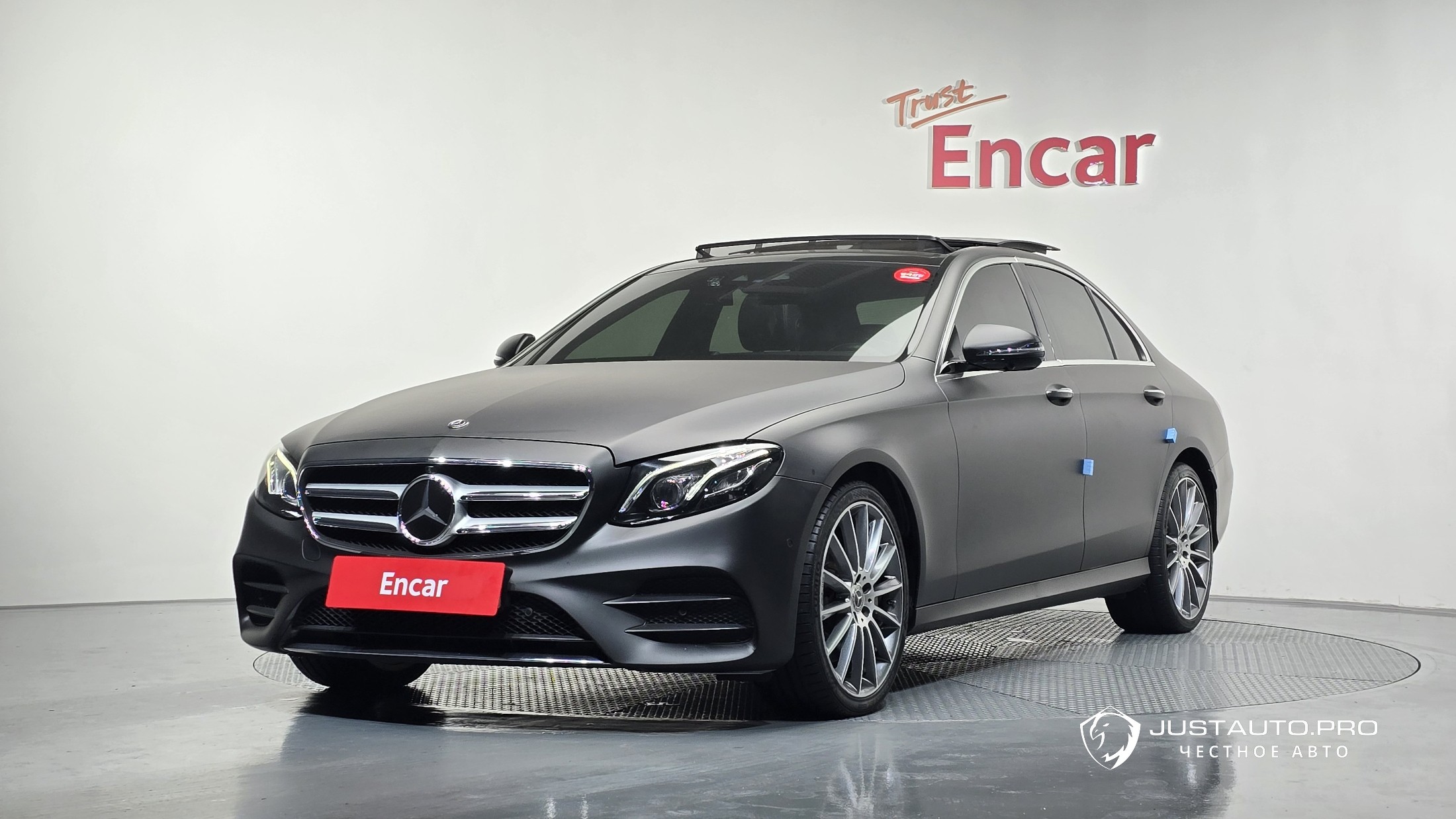 Автомобиль Mercedes-Benz E-Class