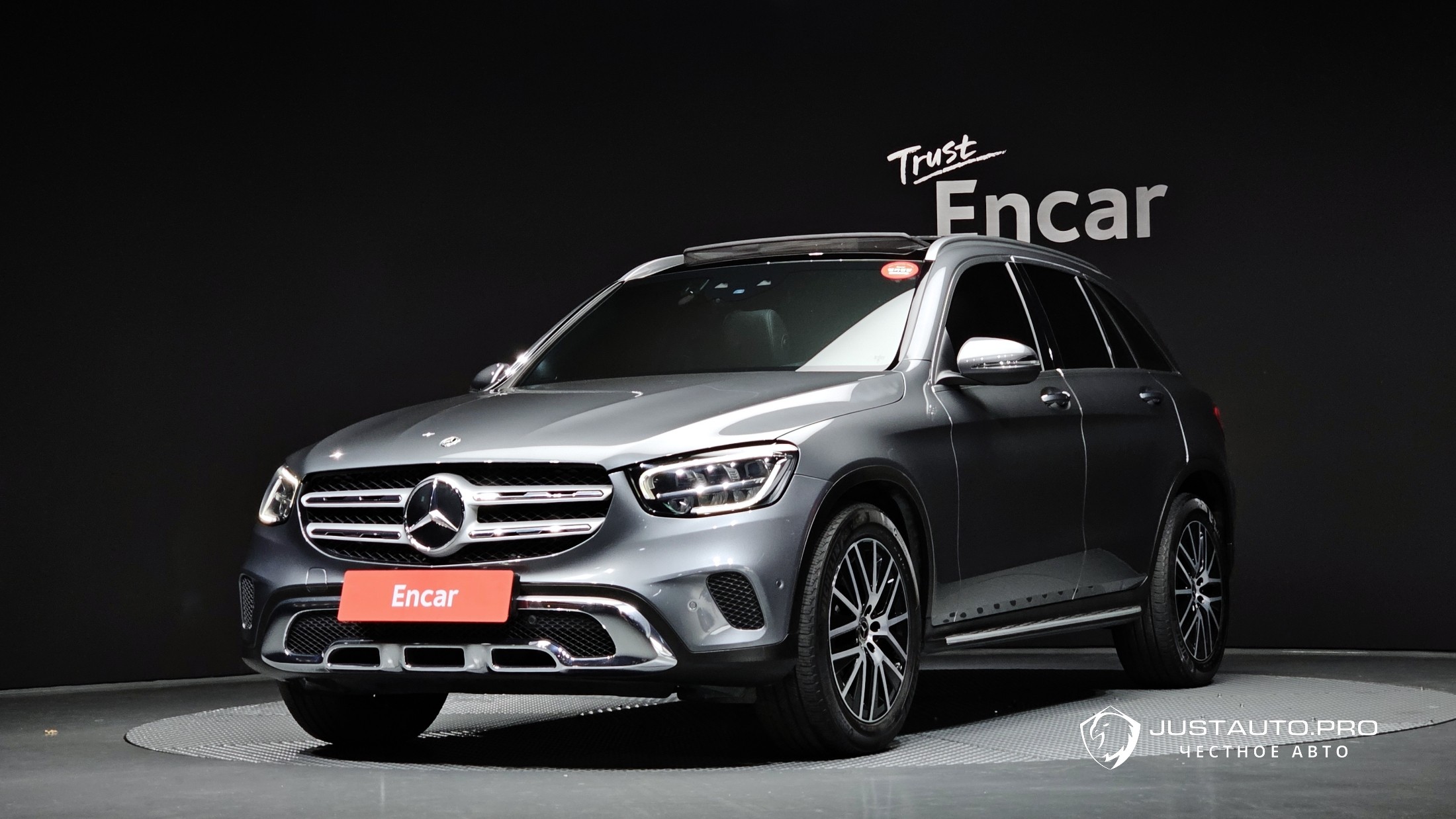 Автомобиль Mercedes-Benz GLC-Class