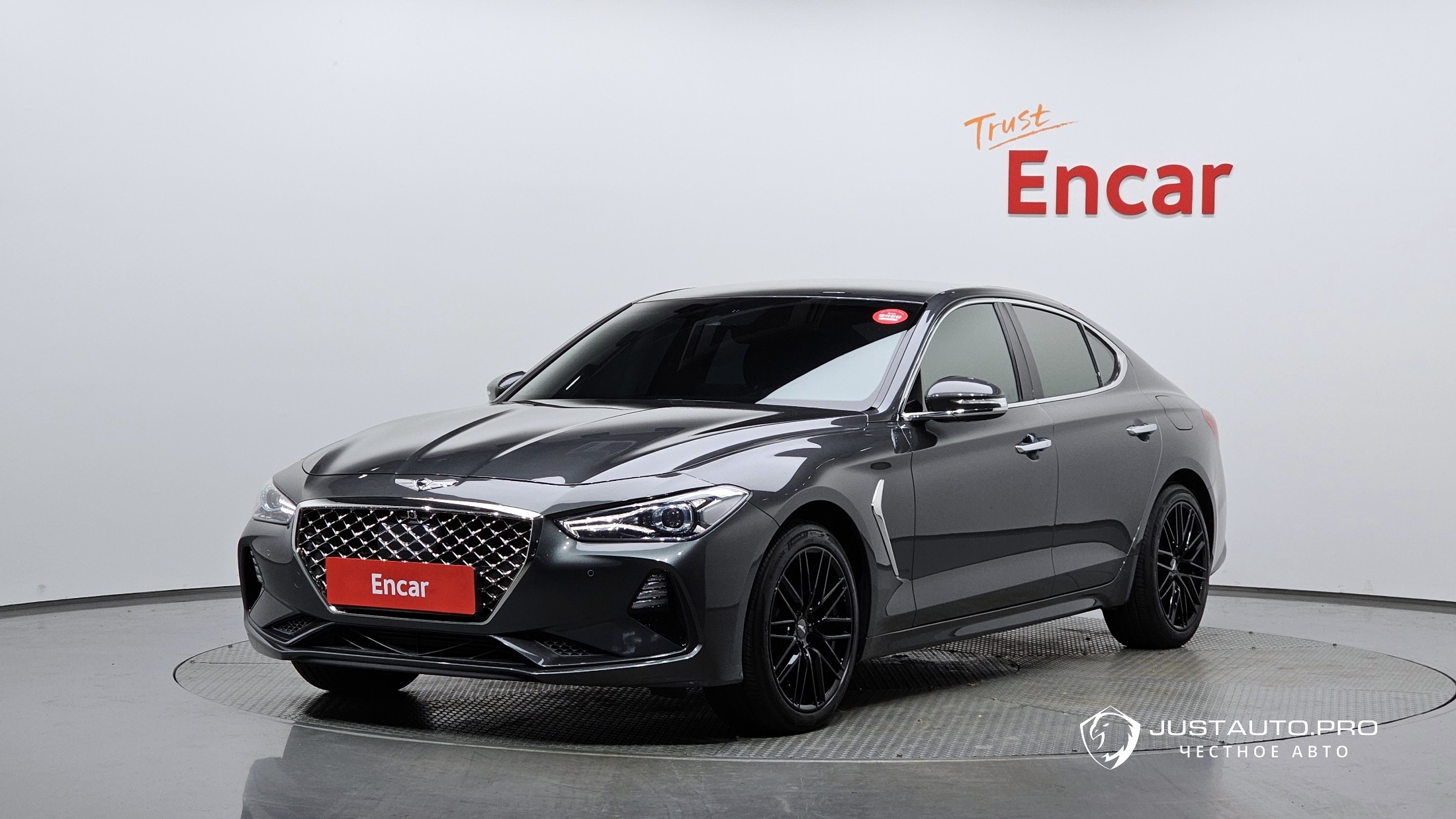 Автомобиль Genesis G70