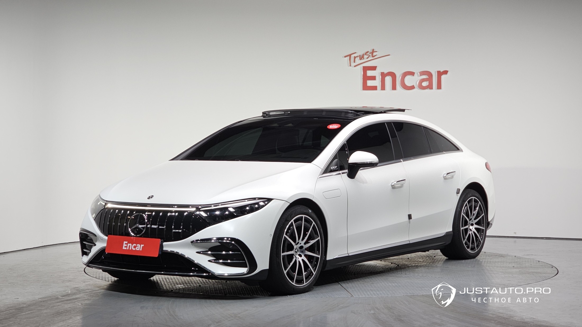 Автомобиль Mercedes-Benz EQS