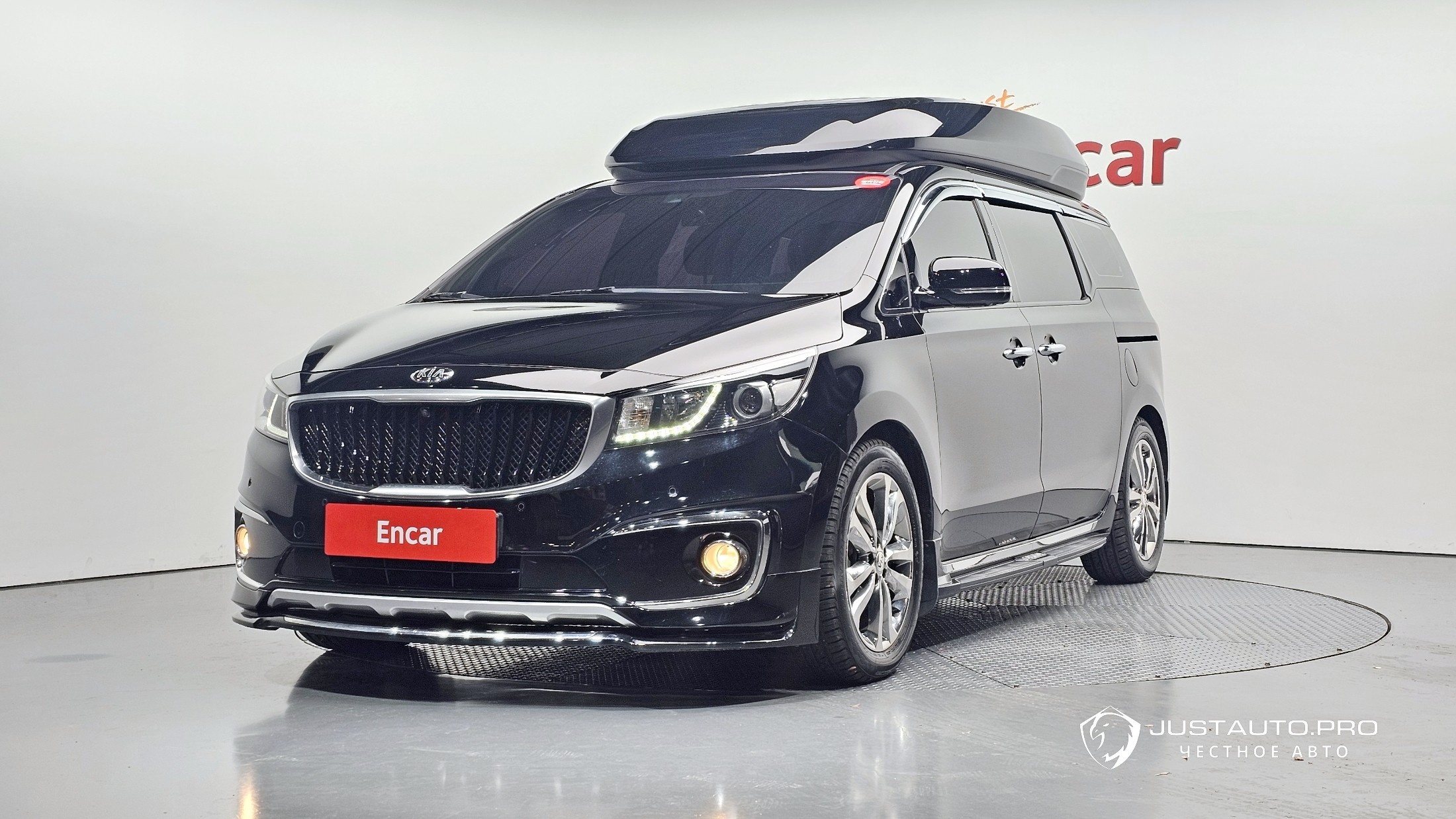 Автомобиль Kia Canival