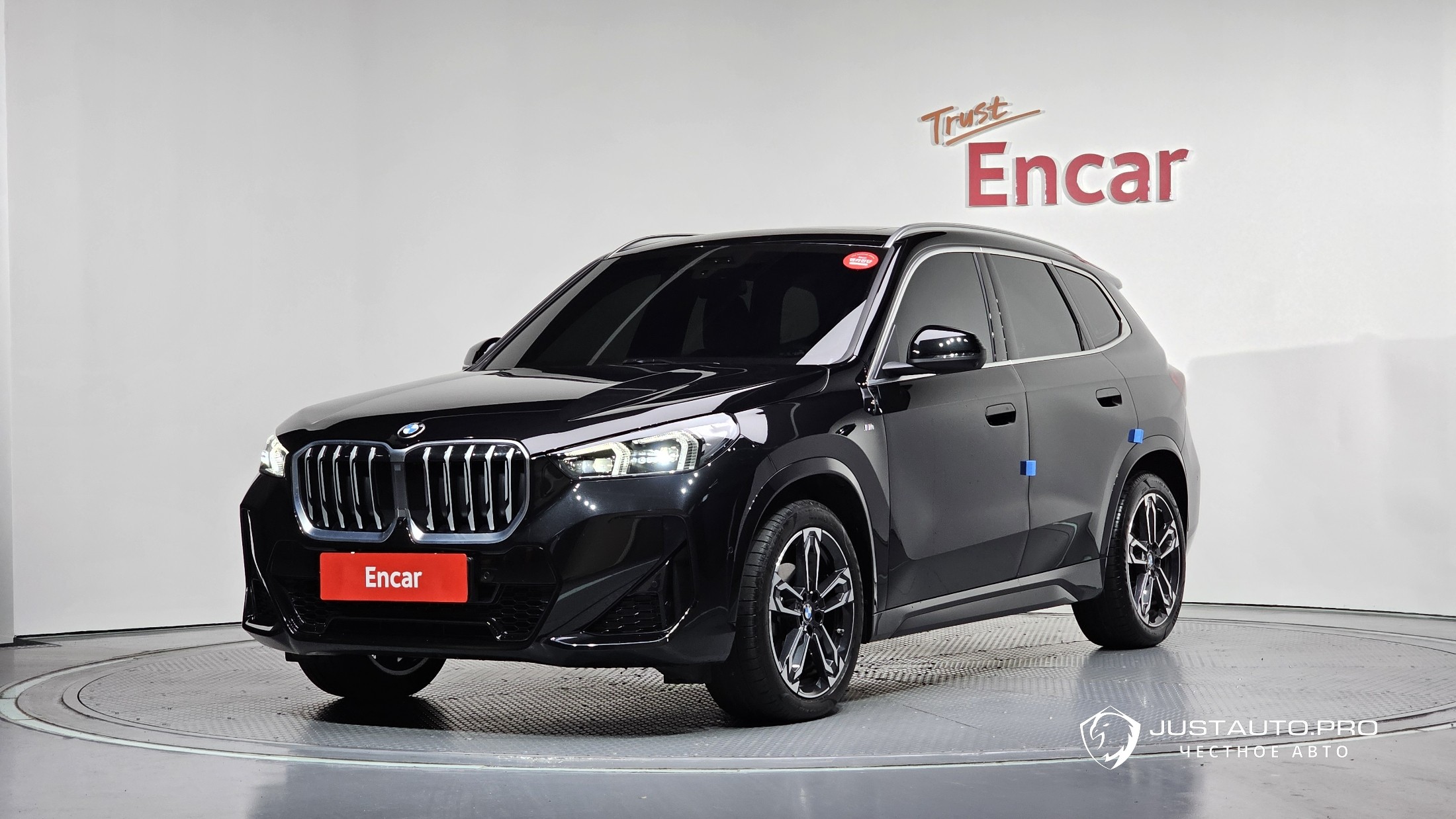 Автомобиль BMW X1