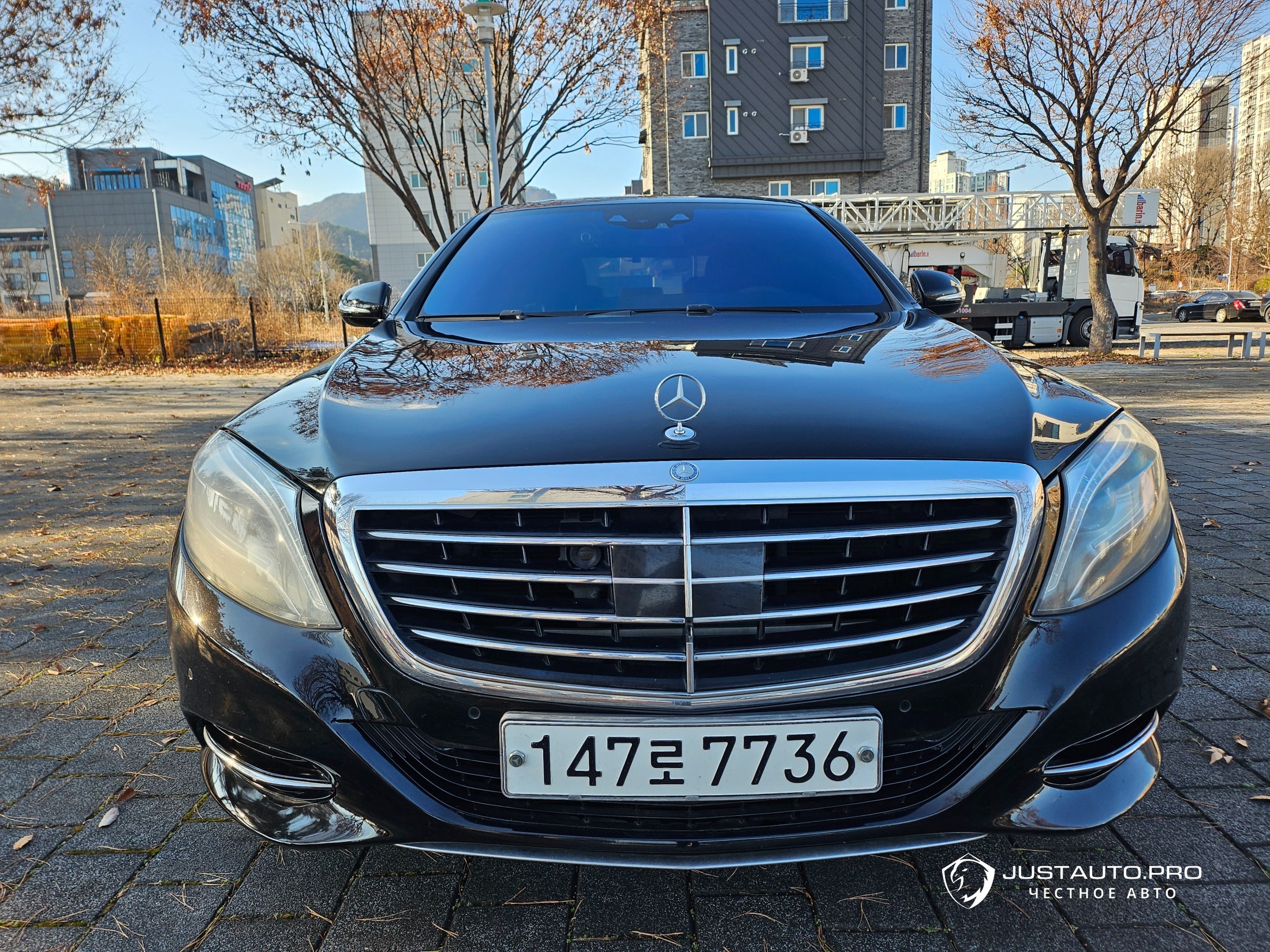 Автомобиль Mercedes-Benz S-Class