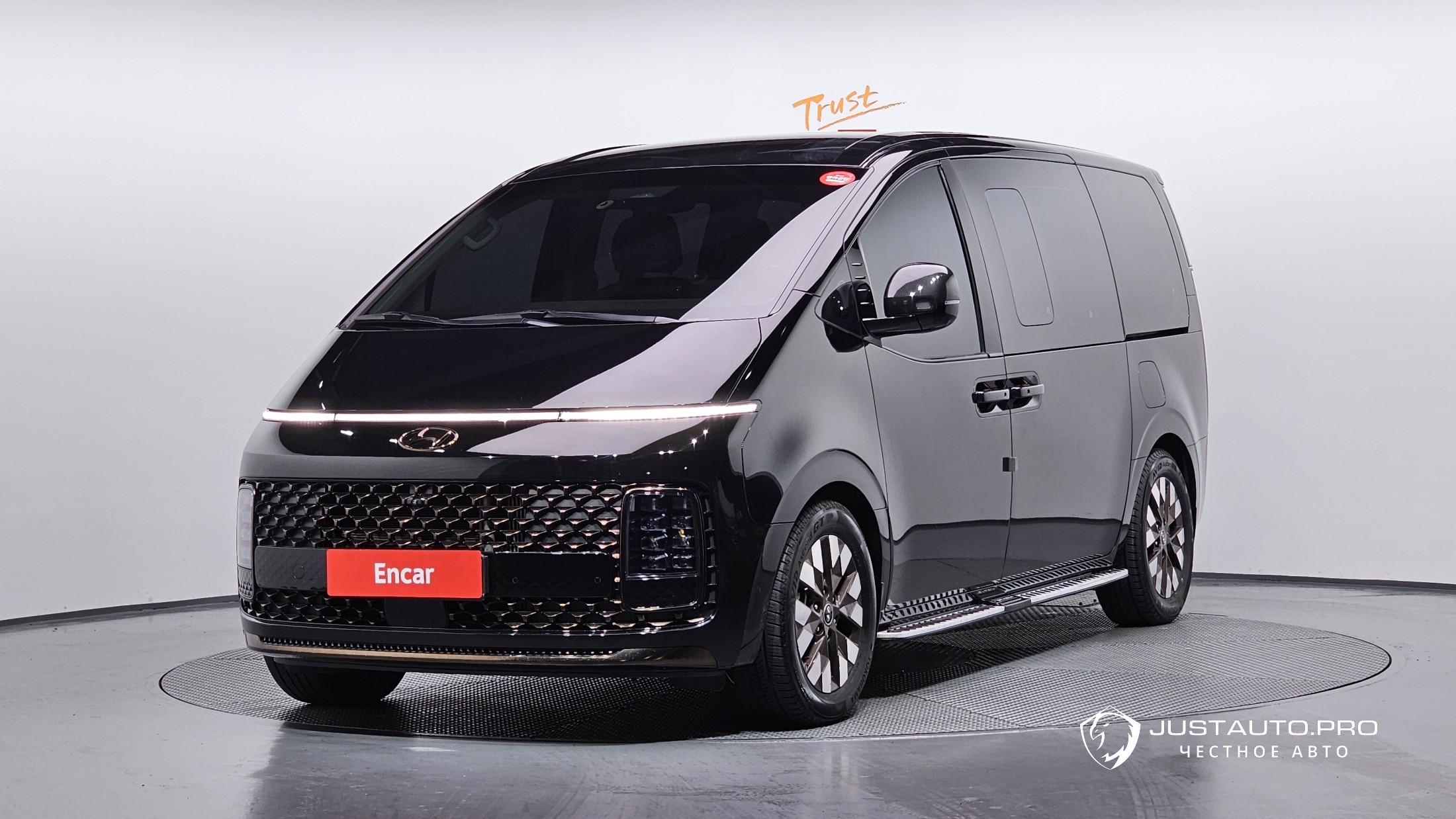 Автомобиль Hyundai Staria