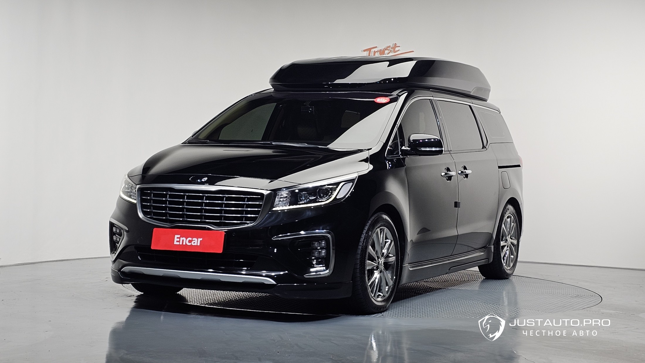 Автомобиль Kia Canival