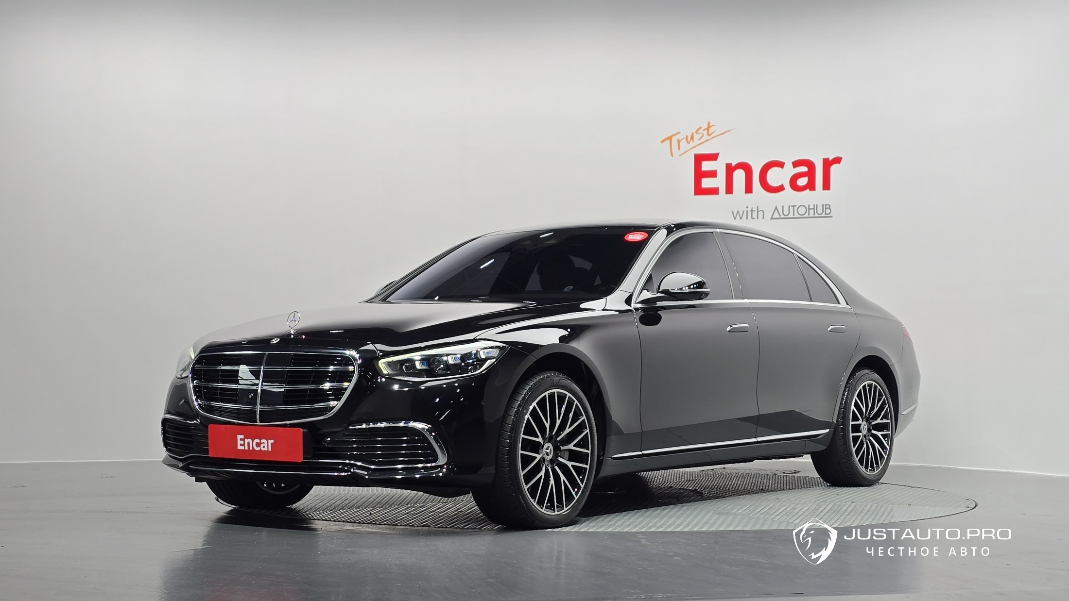 Автомобиль Mercedes-Benz S-Class