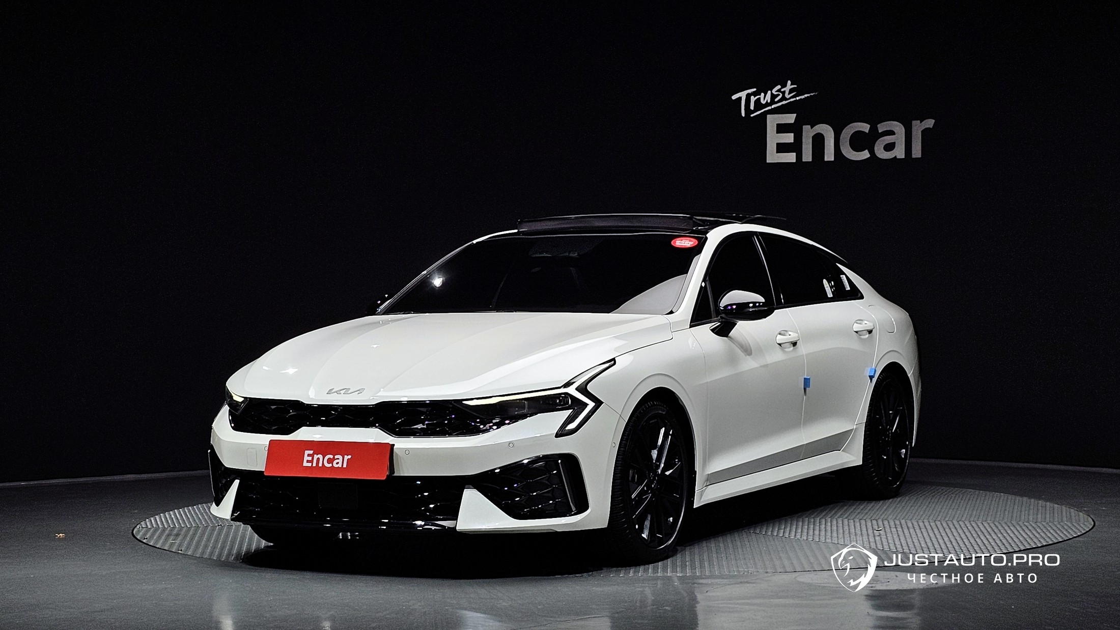 Автомобиль Kia K5