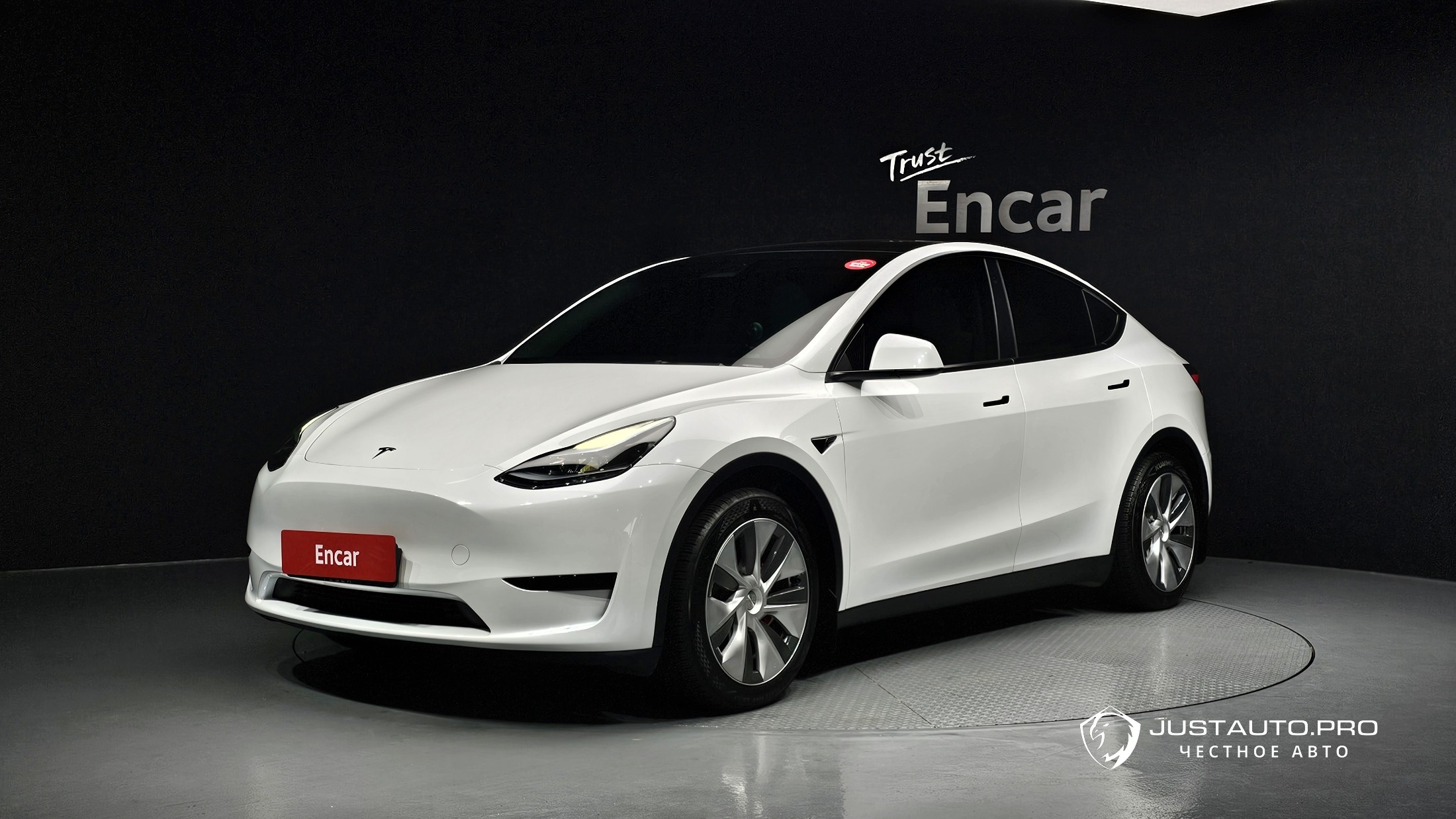 Автомобиль Tesla Model Y