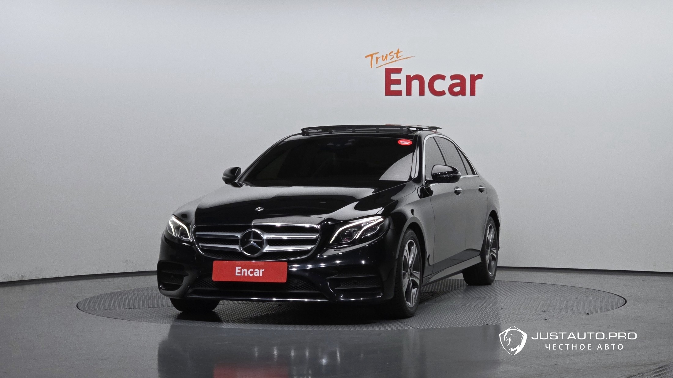 Автомобиль Mercedes-Benz E-Class