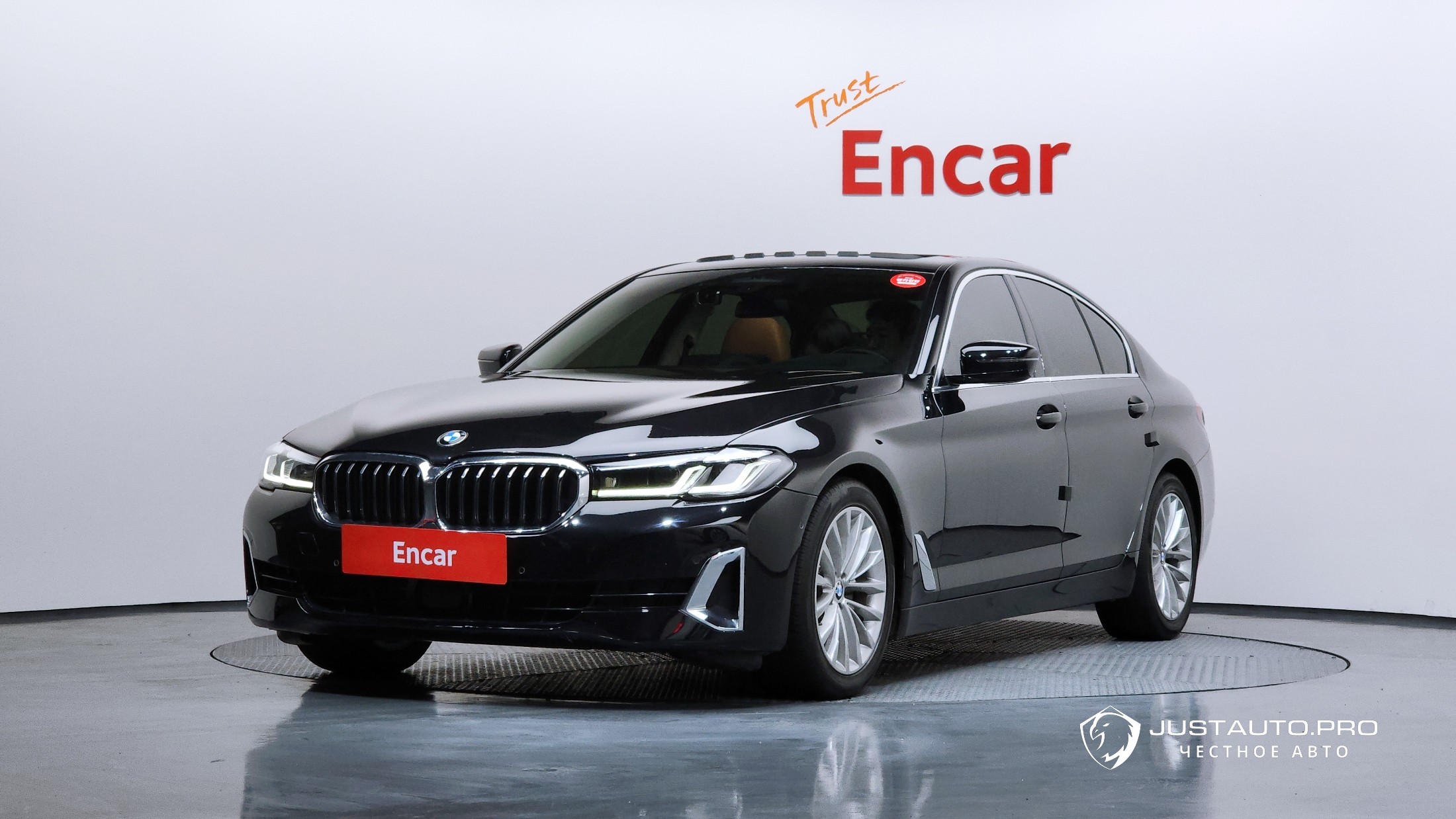 Автомобиль BMW 5-Series