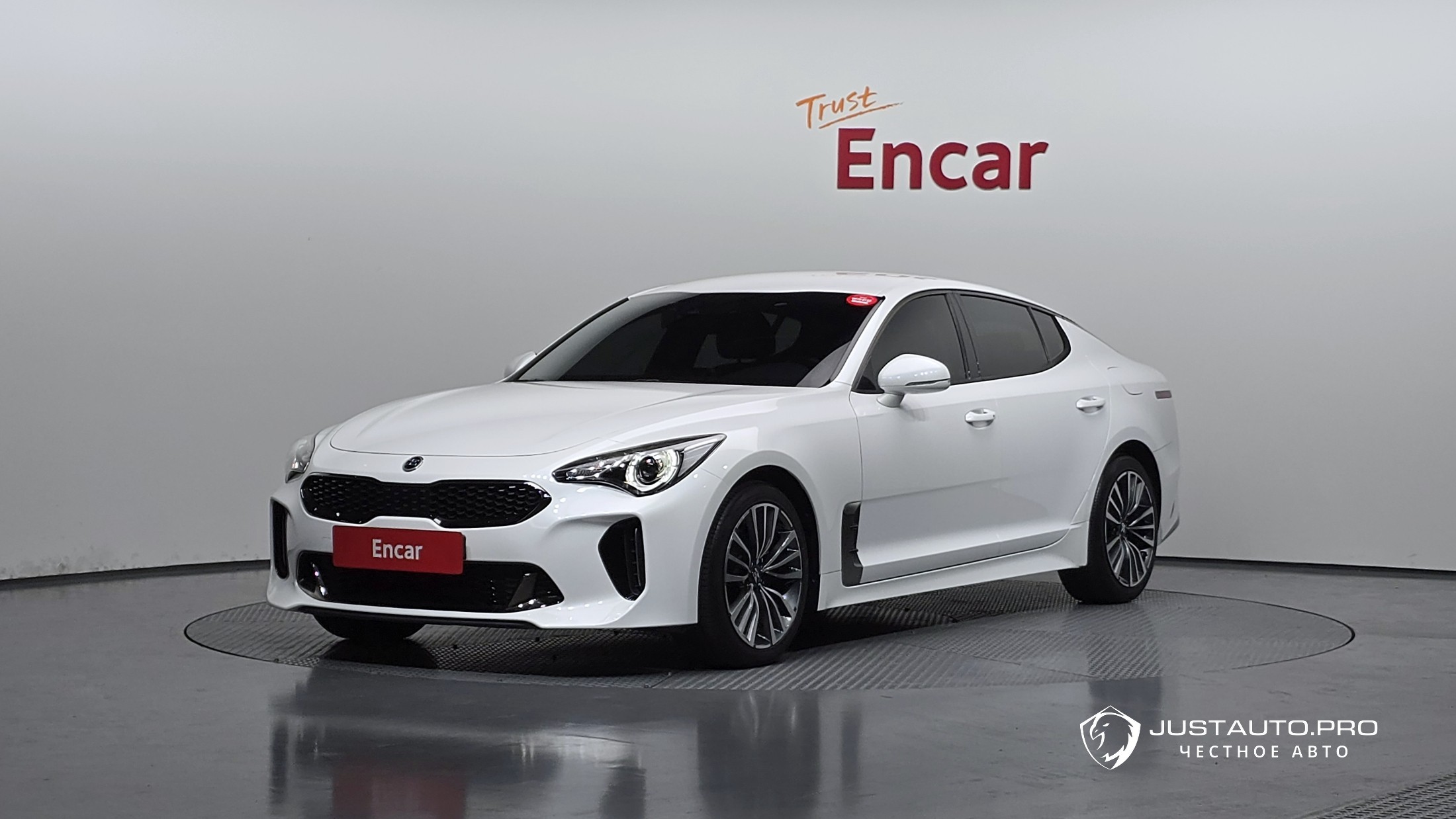 Автомобиль Kia Stinger