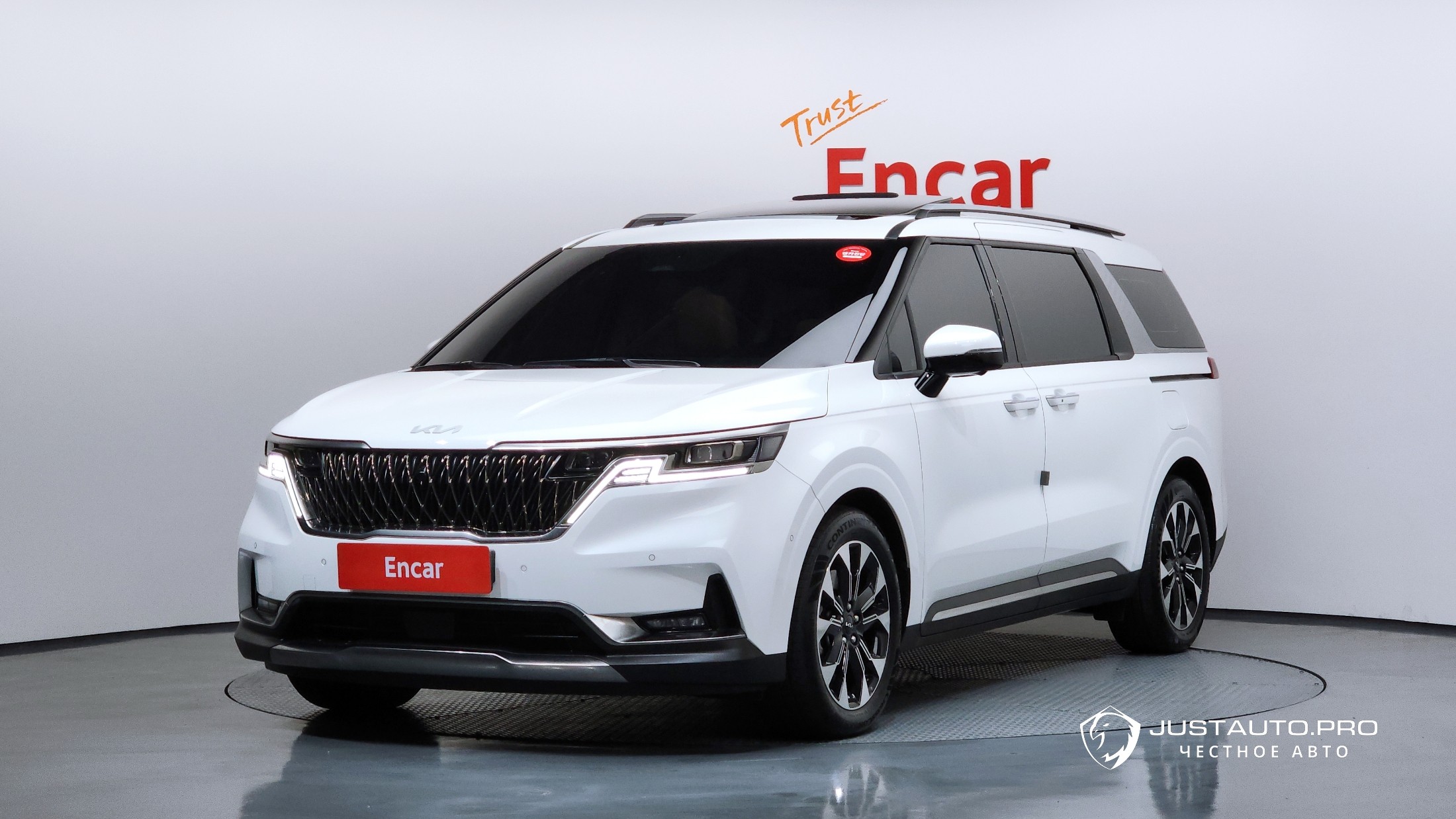 Автомобиль Kia Canival