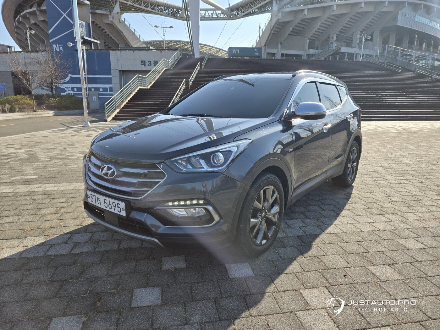 Автомобиль Hyundai Santafe