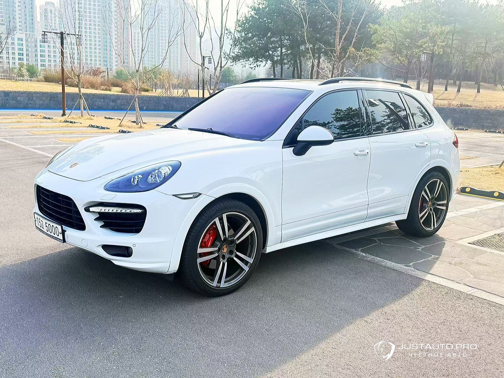 Автомобиль Porsche Cayenne