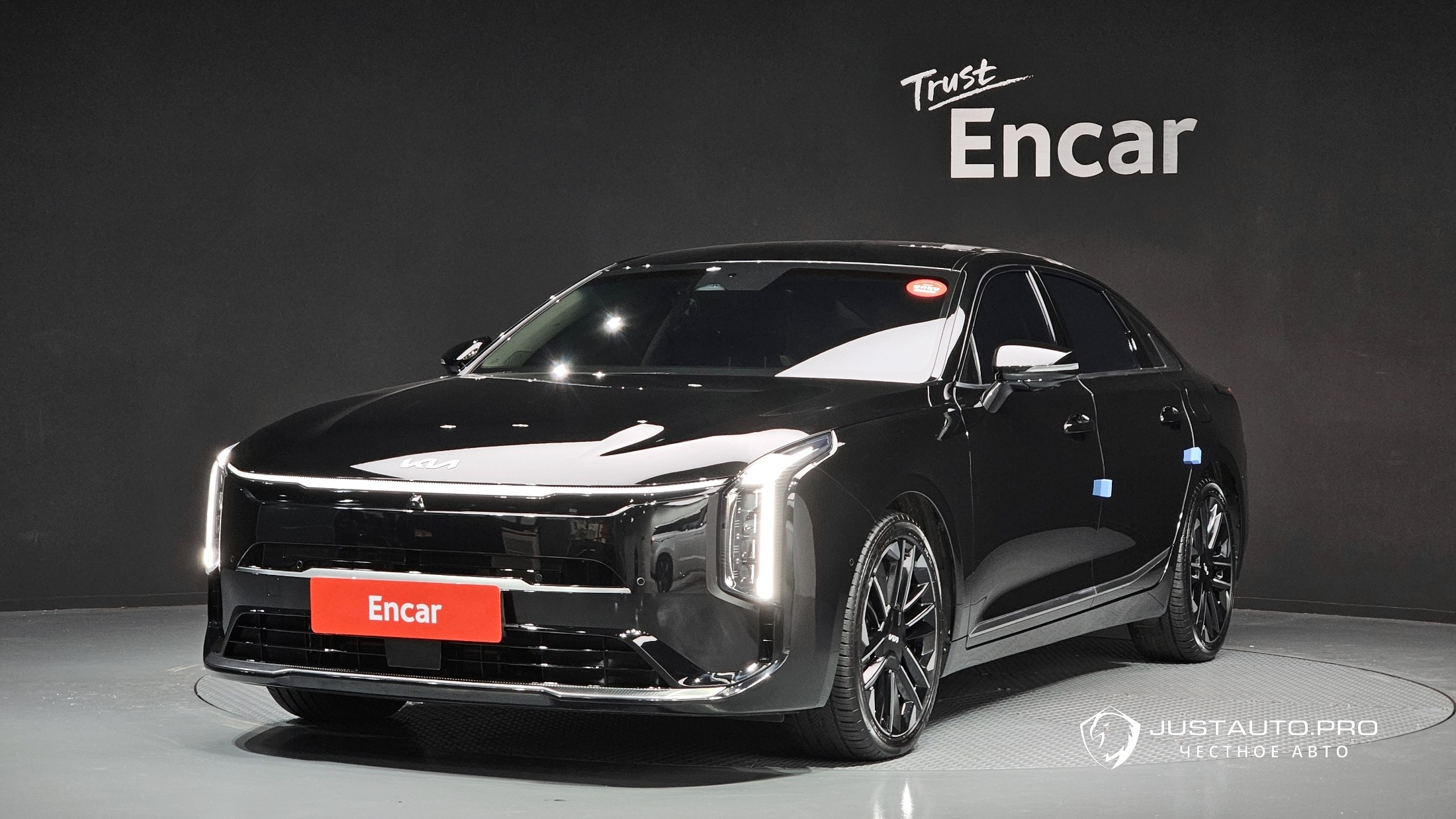 Автомобиль Kia K8