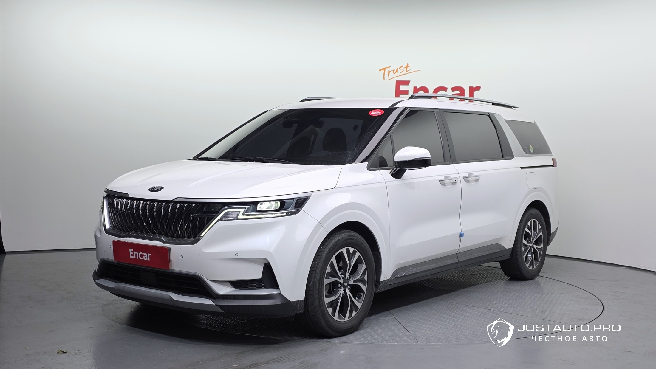 Автомобиль Kia Canival