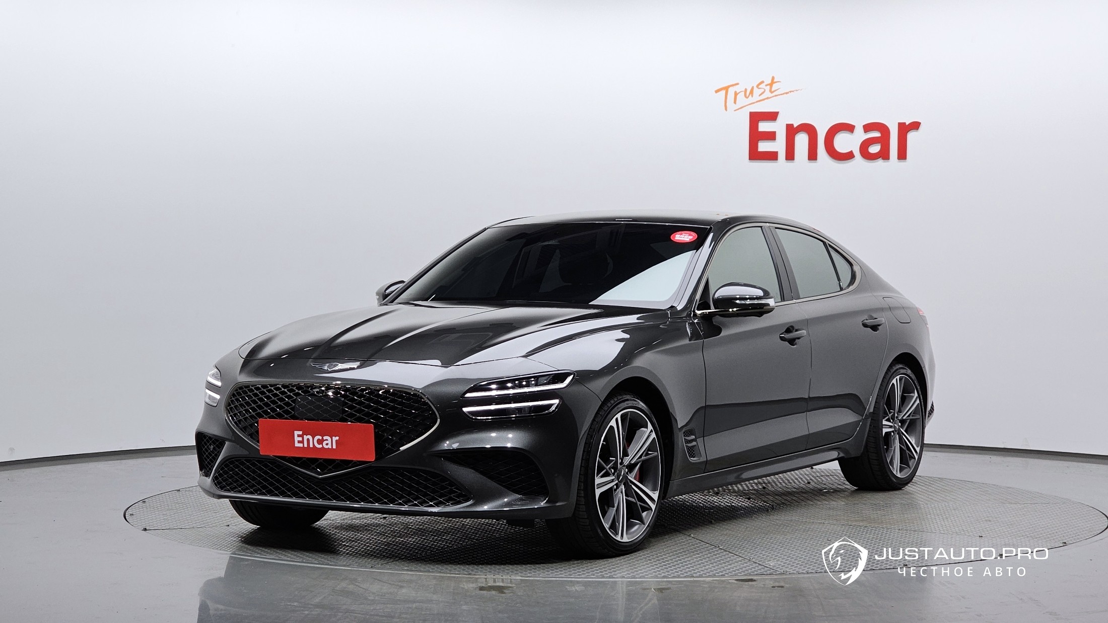 Автомобиль Genesis G70