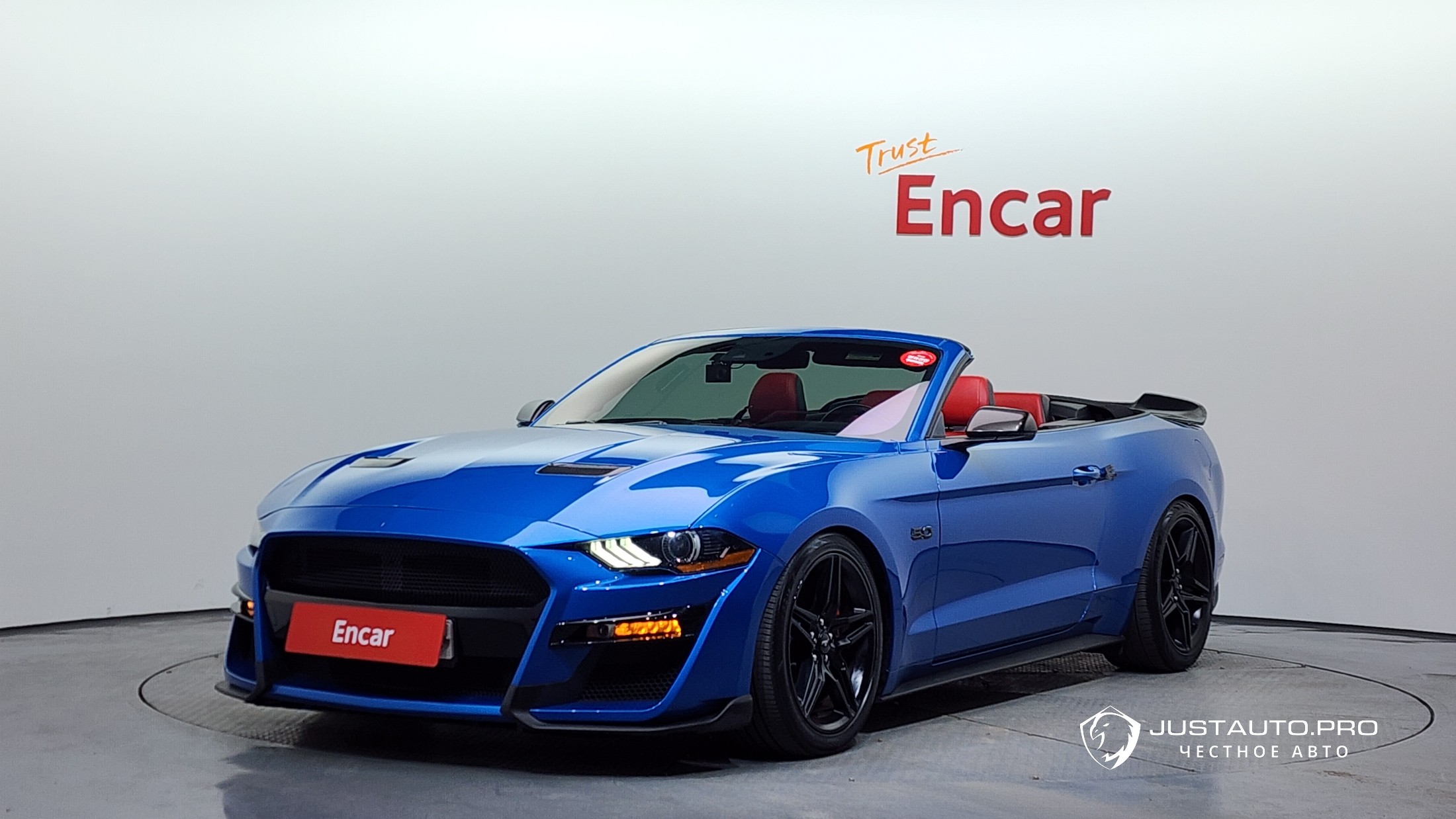 Автомобиль Ford Mustang