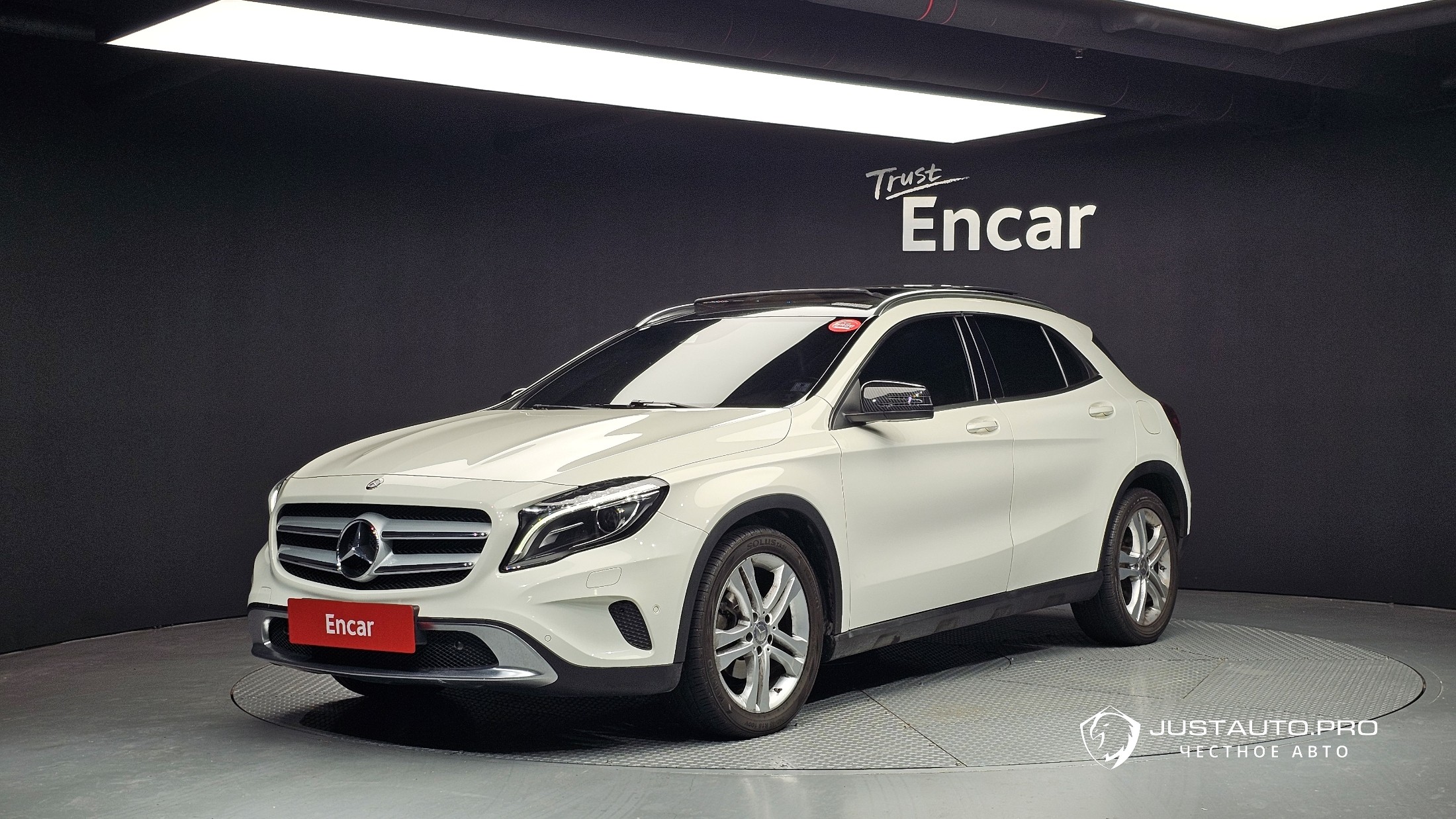 Автомобиль Mercedes-Benz GLA-Class