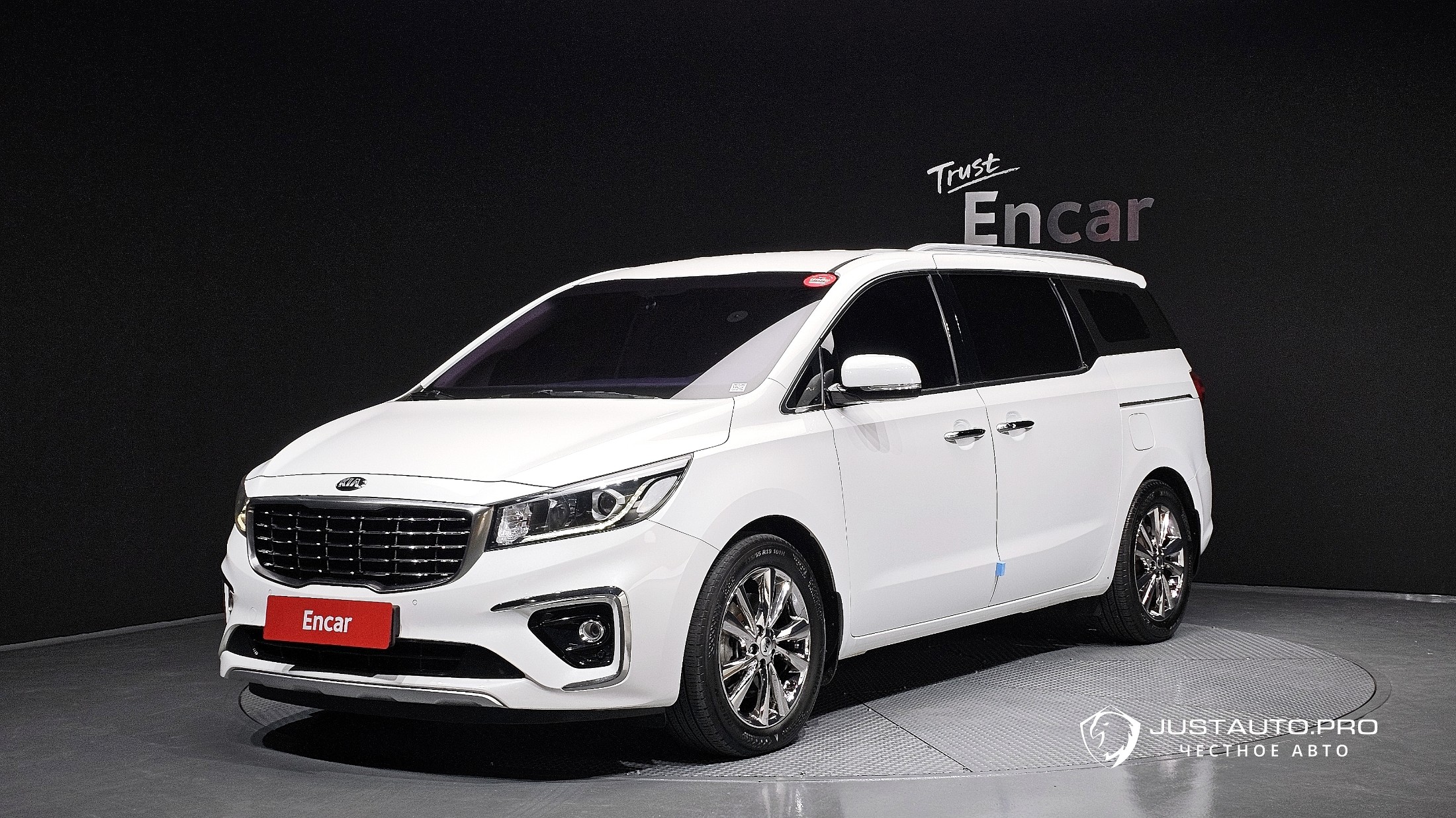 Автомобиль Kia Canival