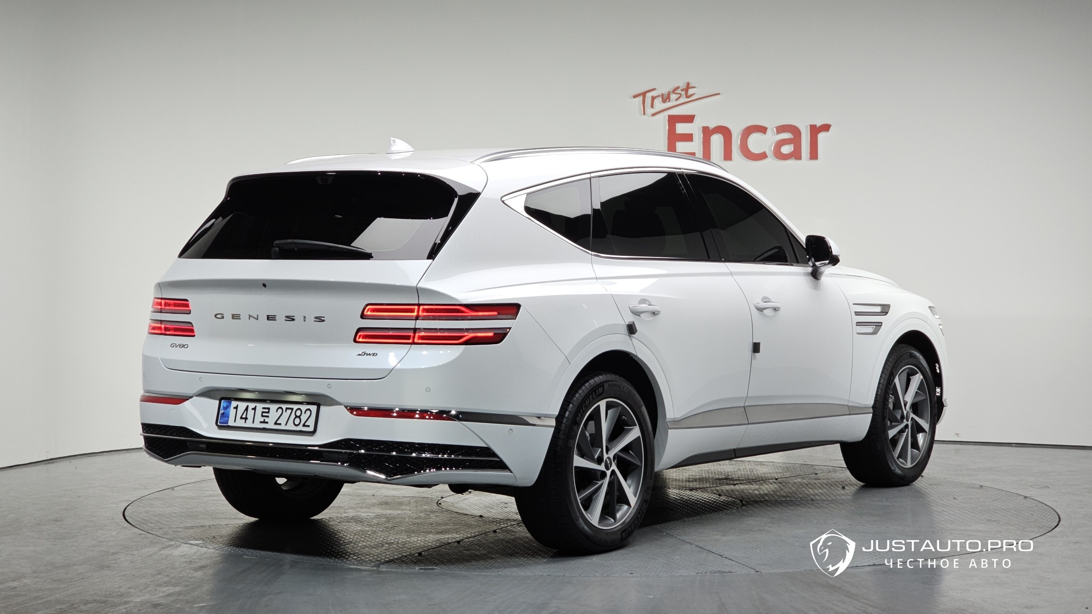 Автомобиль Genesis GV80