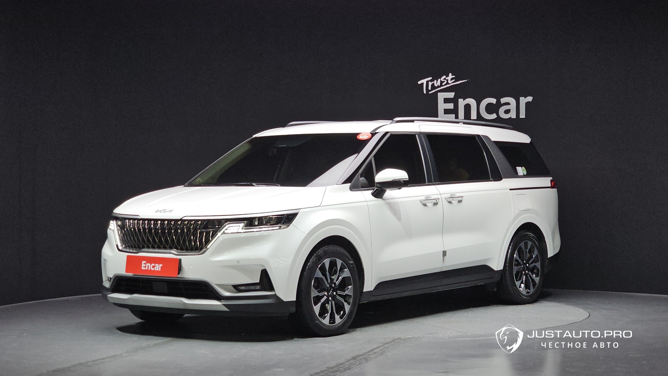 Автомобиль Kia Canival