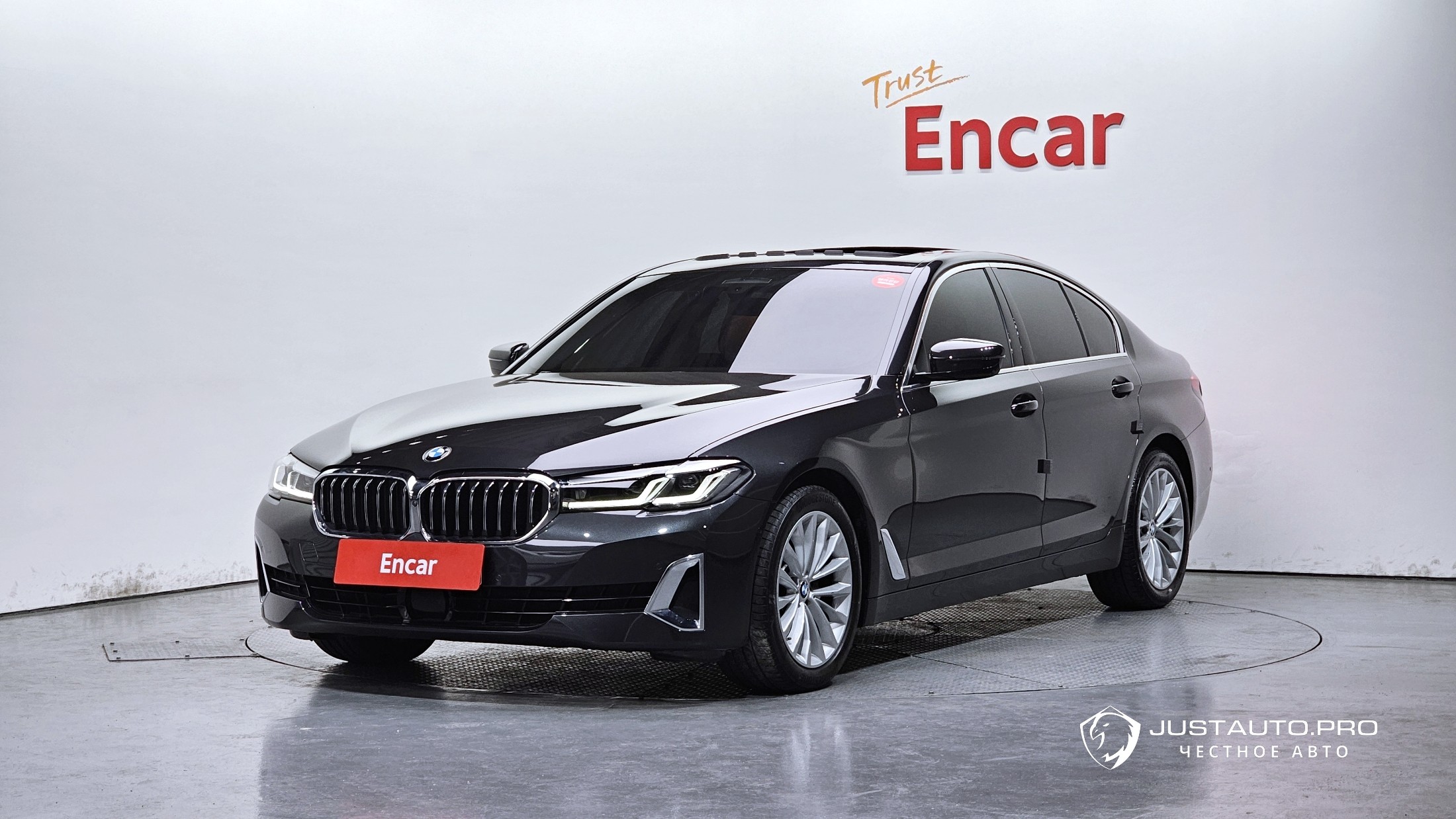 Автомобиль BMW 5-Series