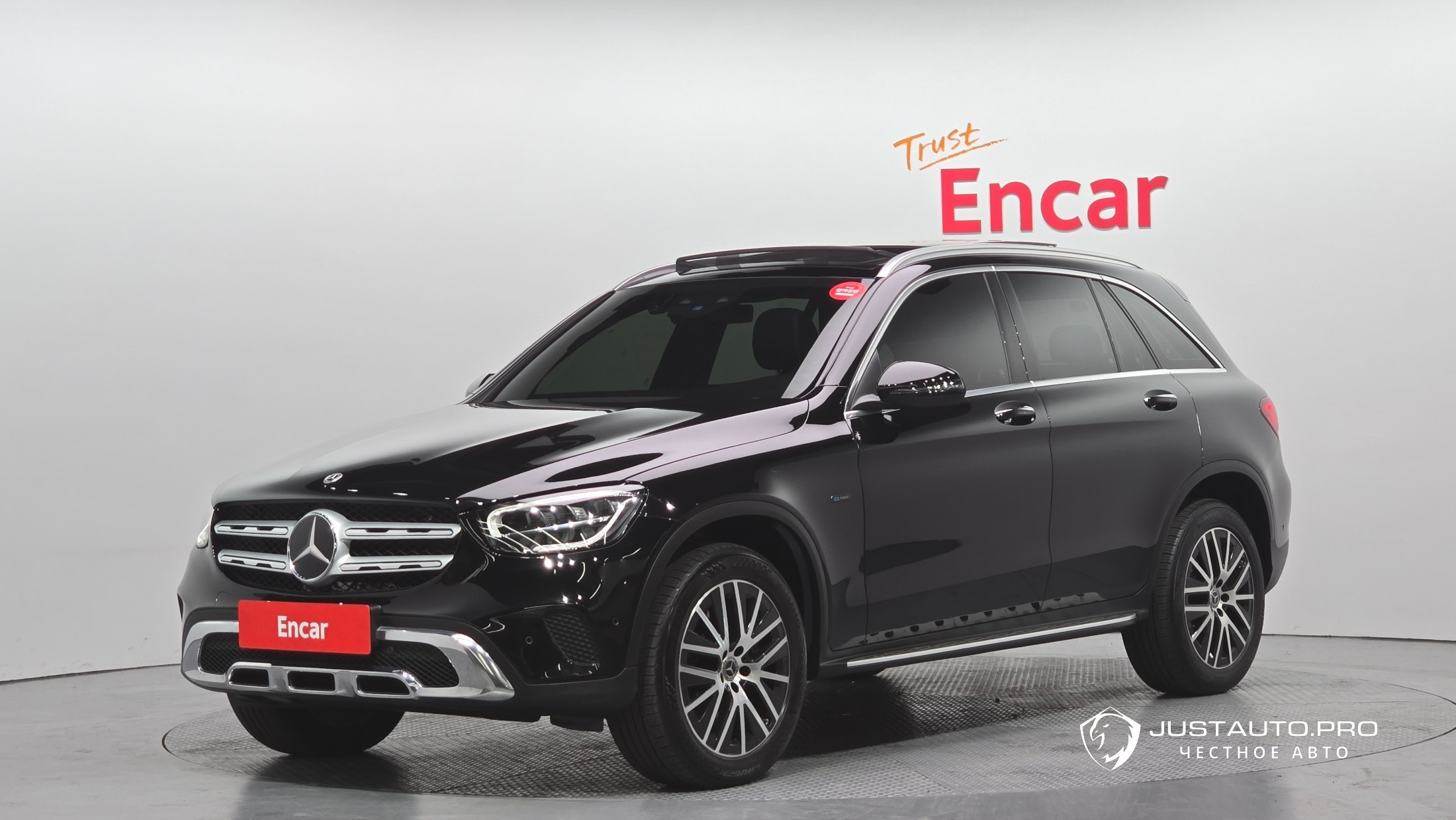 Автомобиль Mercedes-Benz GLC-Class