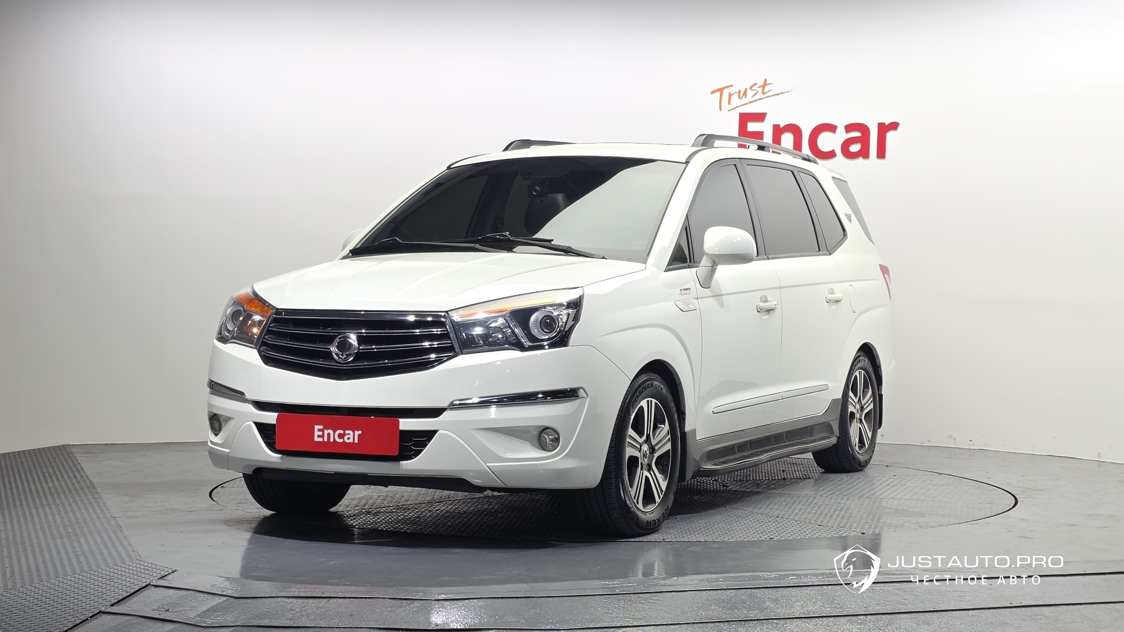 Автомобиль KG_Mobility_Ssangyong KORANDO