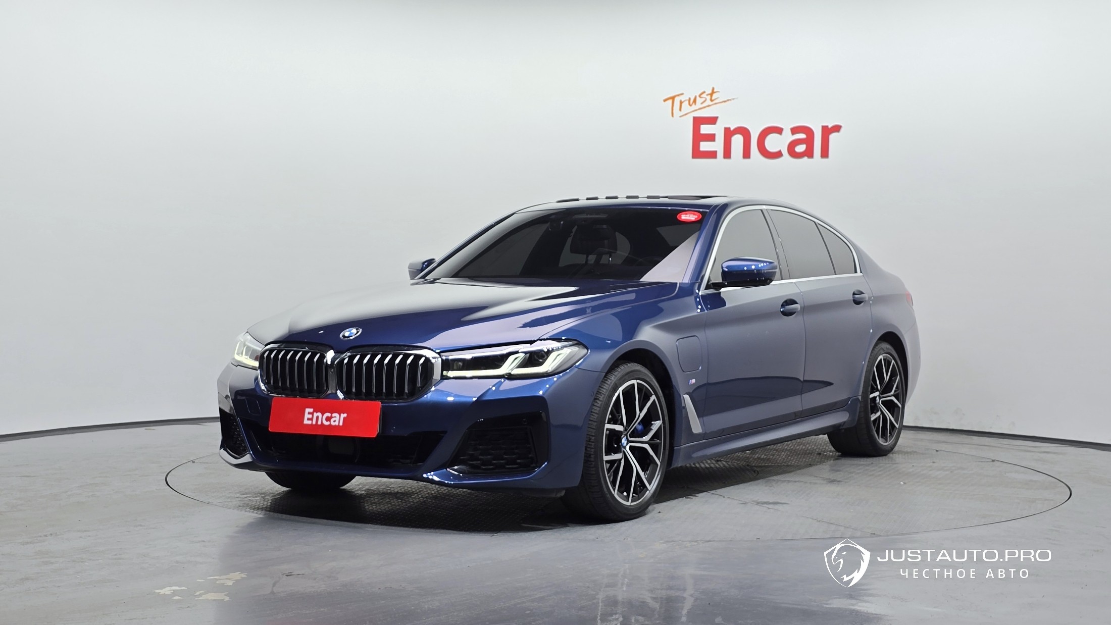 Автомобиль BMW 5-Series