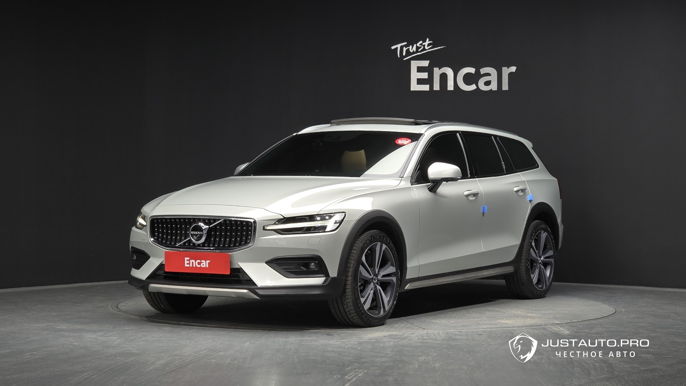 Автомобиль Volvo V60