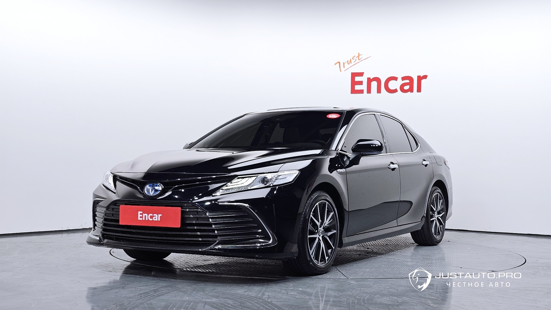 Автомобиль Toyota Camry